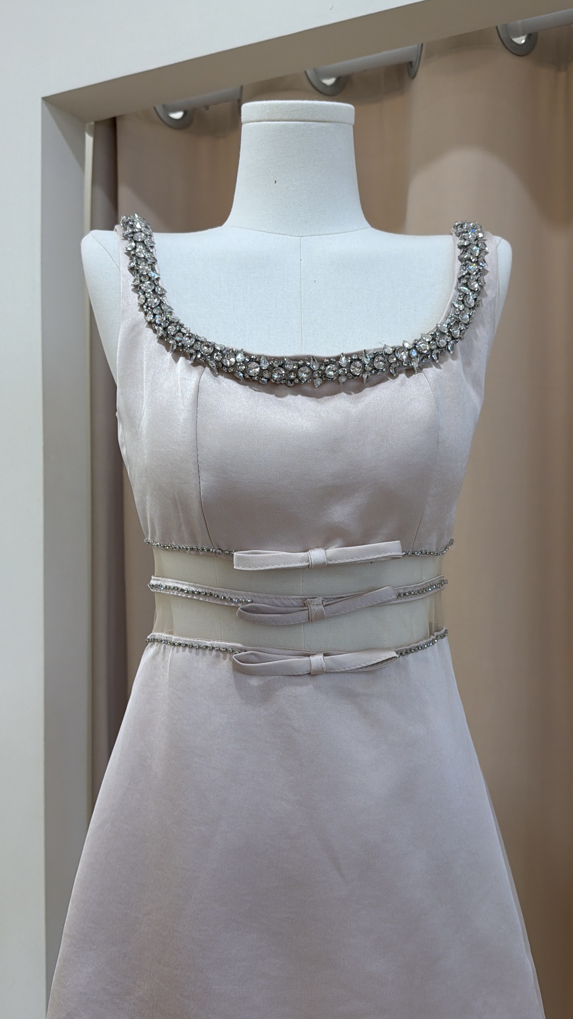 6071性感露腰连身裙