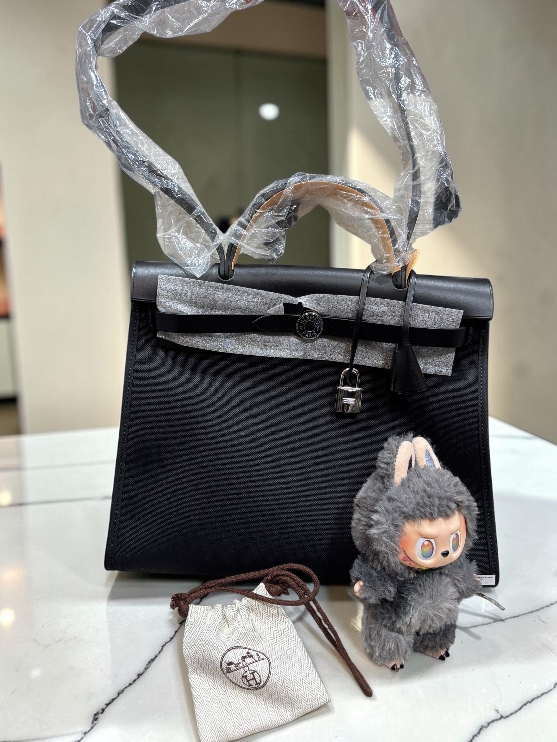 全新 Hermes herbag 31,黑銀，STAMP T 100%Authentic, 全新未使用品 ✅收據副本✅key lock✅塵袋✅box