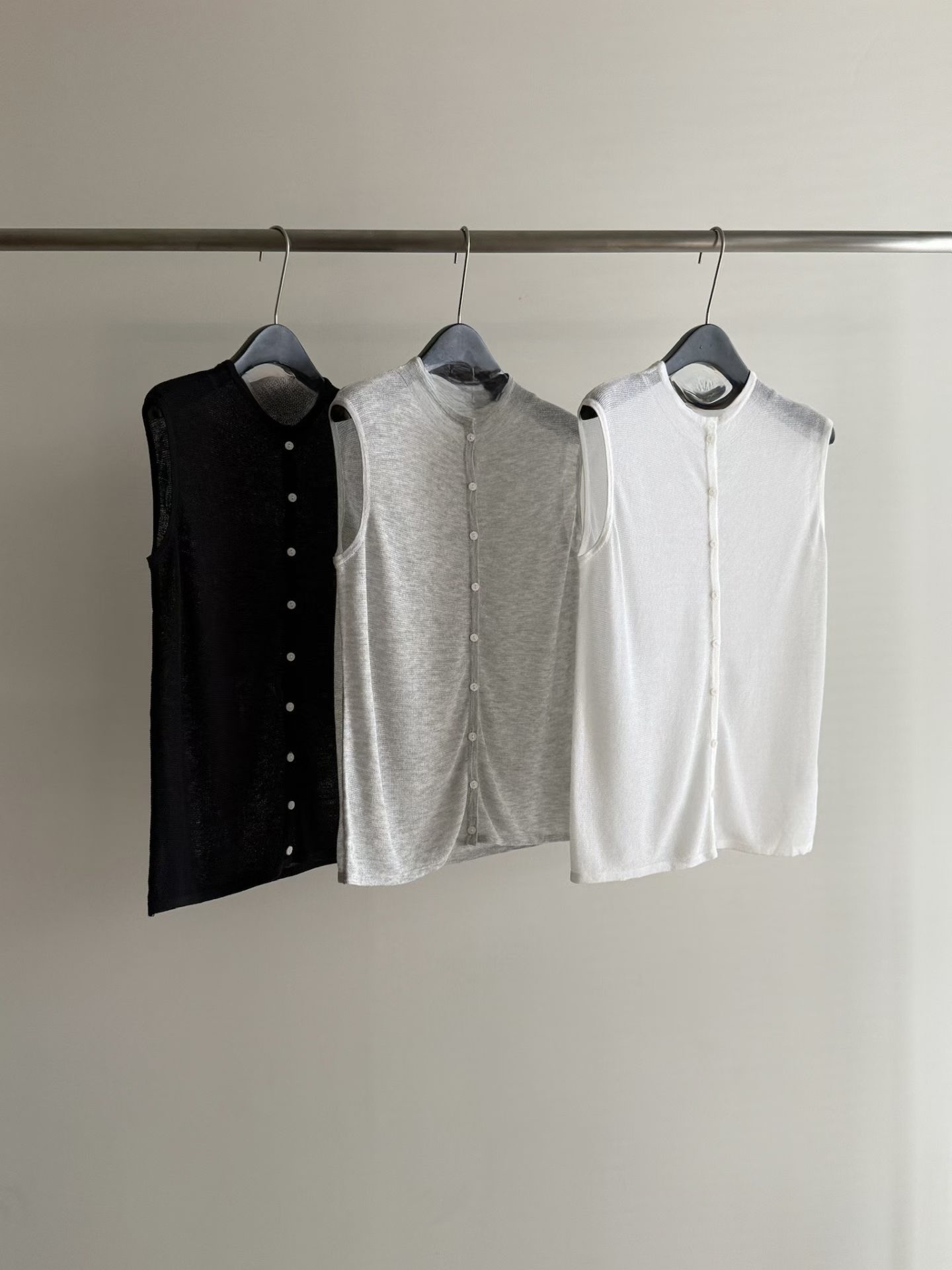 Knit vest outer
