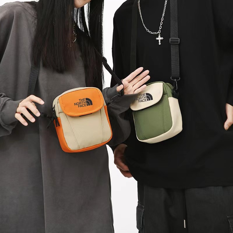 The North Face 時尚便攜斜揹袋