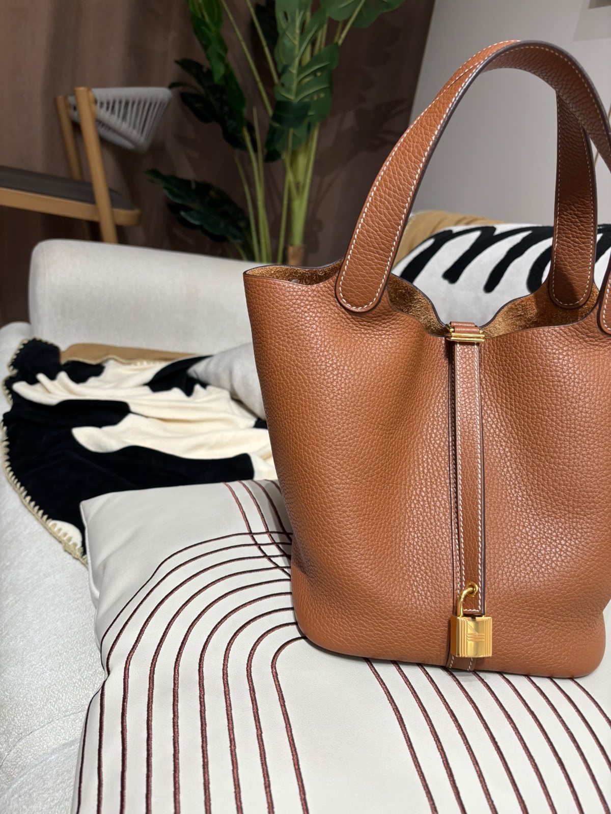 Hermes Picotin 22 Gold/Gold Stamp Z 100%Authentic, 98%New ✅收據副本✅Key Lock✅Dust bag