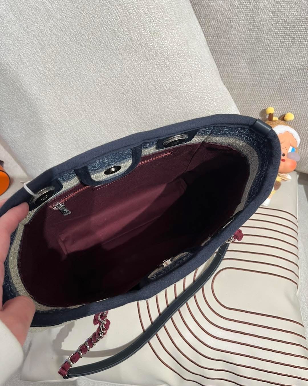 Chanel DEAUVILLE tote bag small 100%Authentic , 95%new ✅26card ✅dust bag