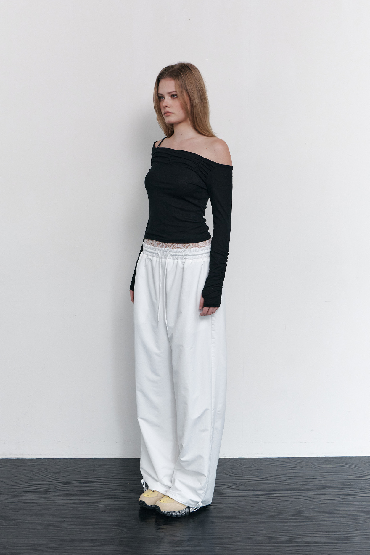 pleaseNOFOLLOW - Halo Unbal Shirring Long Sleeve Top (Black)