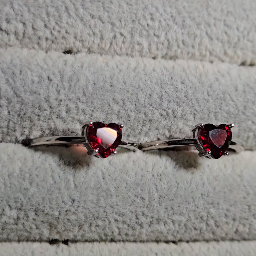 Garnet faceted heart-shaped ring in adjustable sterling silver - GAR156