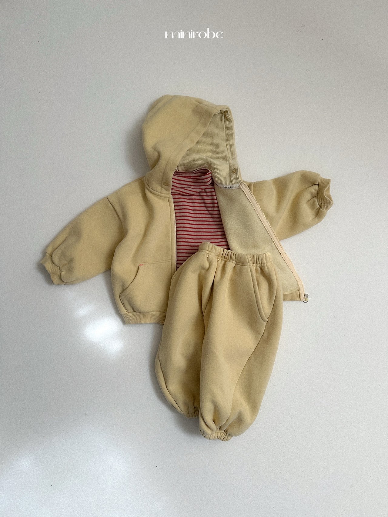 Mnirobe | Barrel hood zip-up