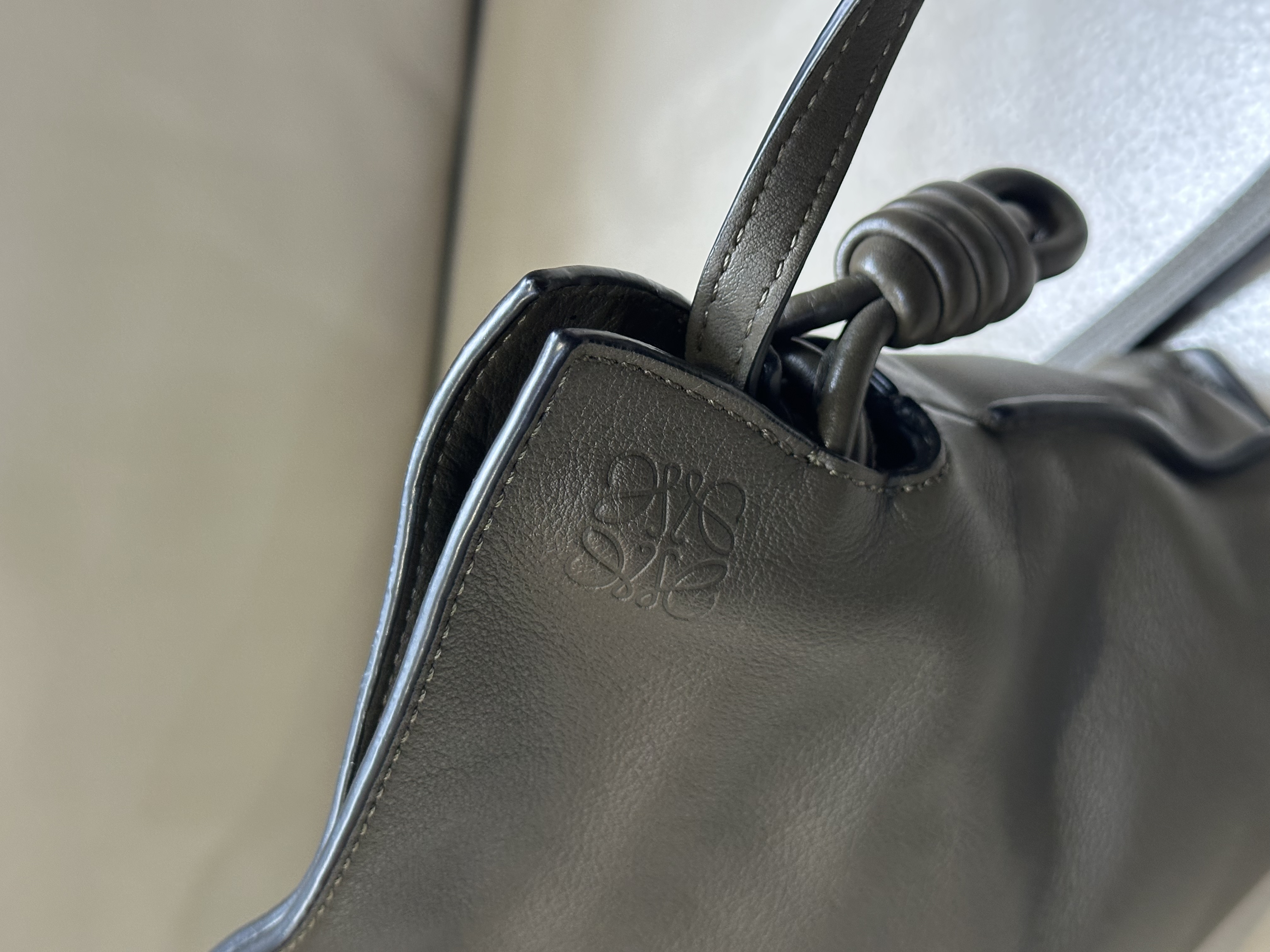 Pre-owned LOEWE Leather Flamenco Bag / Product Code: 26040515