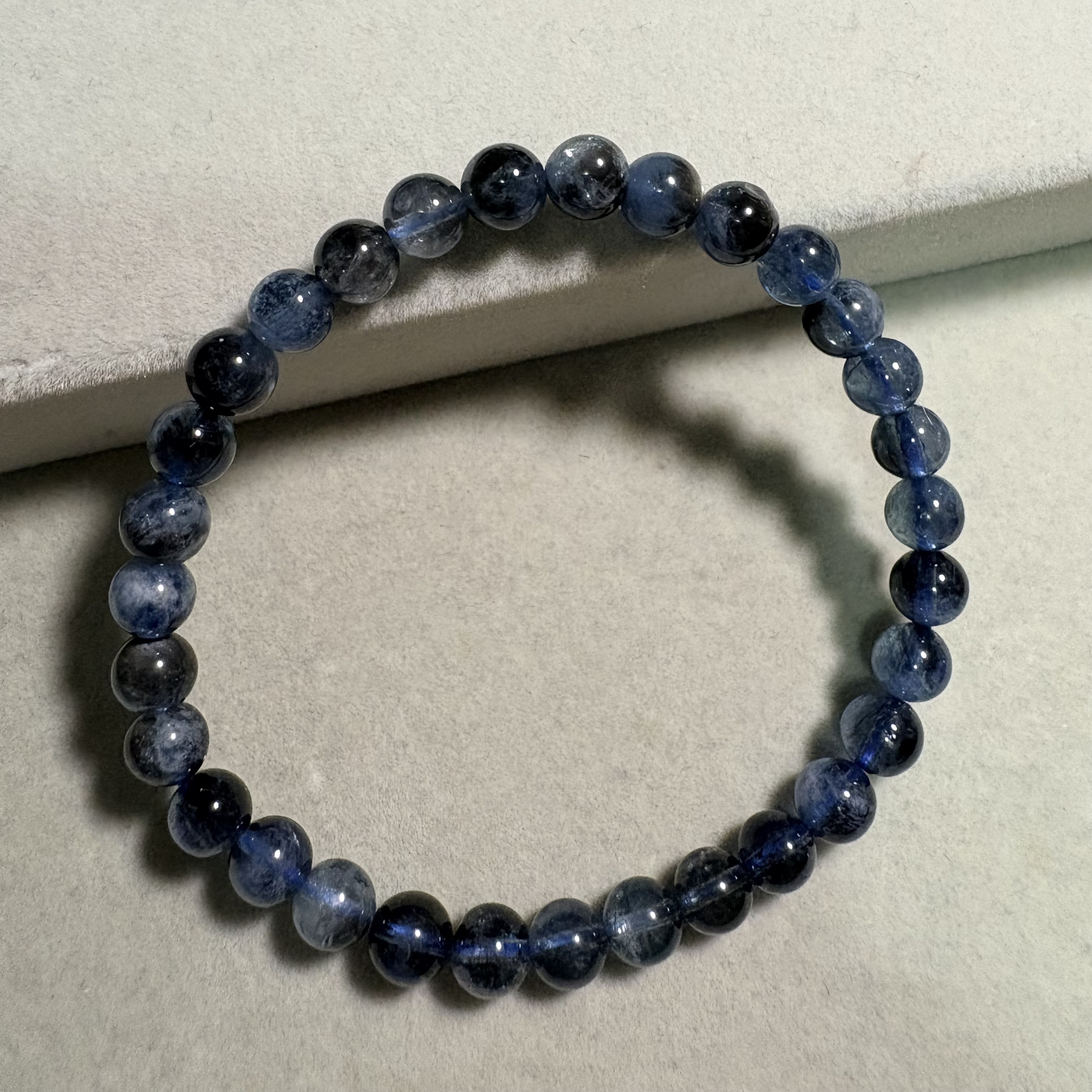 魔鬼藍骨幹海藍寶手串No. 4045丨規格：6mm 16 cm手圍