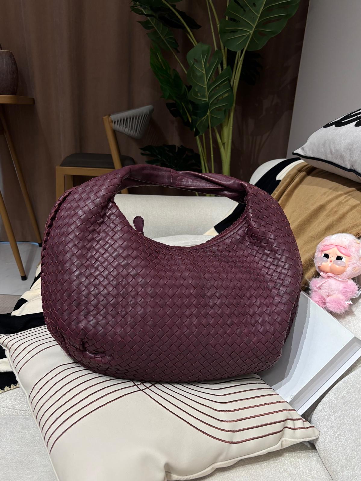 Bottega Veneta BV hobo calfskin 100%Authentic, 90%New ✅Dust bag