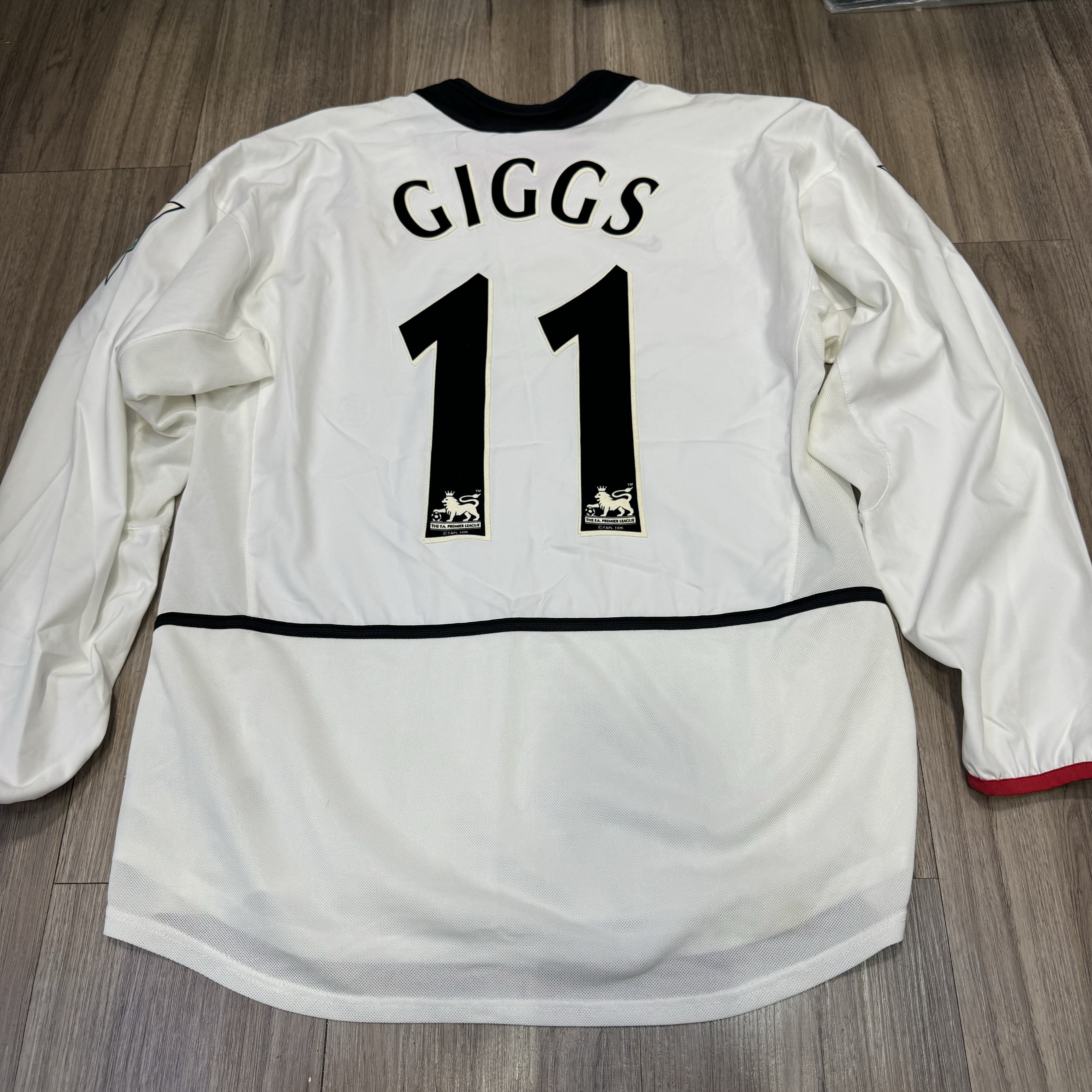Manchester United 02/03 Longsleeves away shirt #11 Giggs