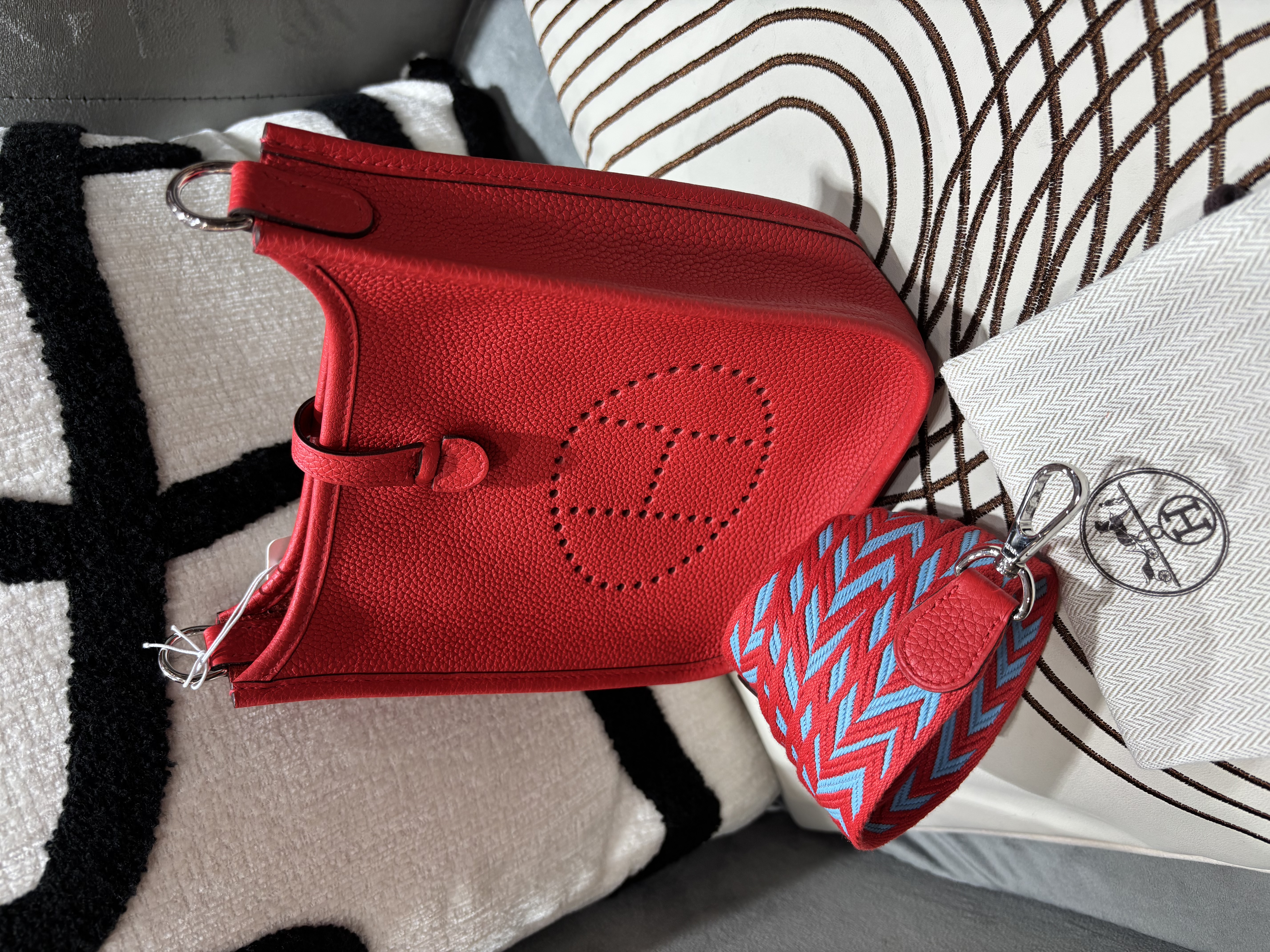 Hermes mini evelyne STAMP D 心紅100%Authentic, 98%New✅box 💎快閃優惠價💎