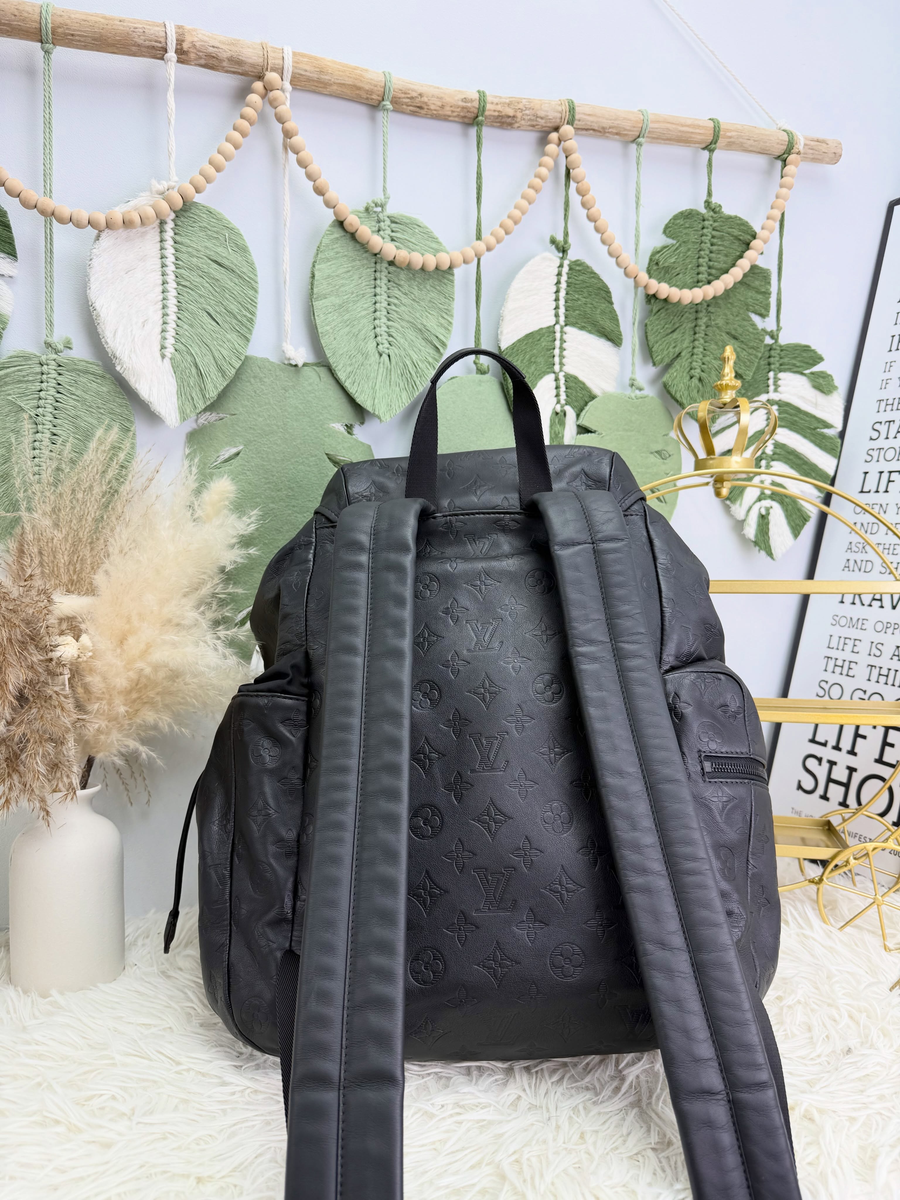 Lv👜 PRE OWNED 🎒Taurillon Monogram 黑色壓花皮革書包 🖤