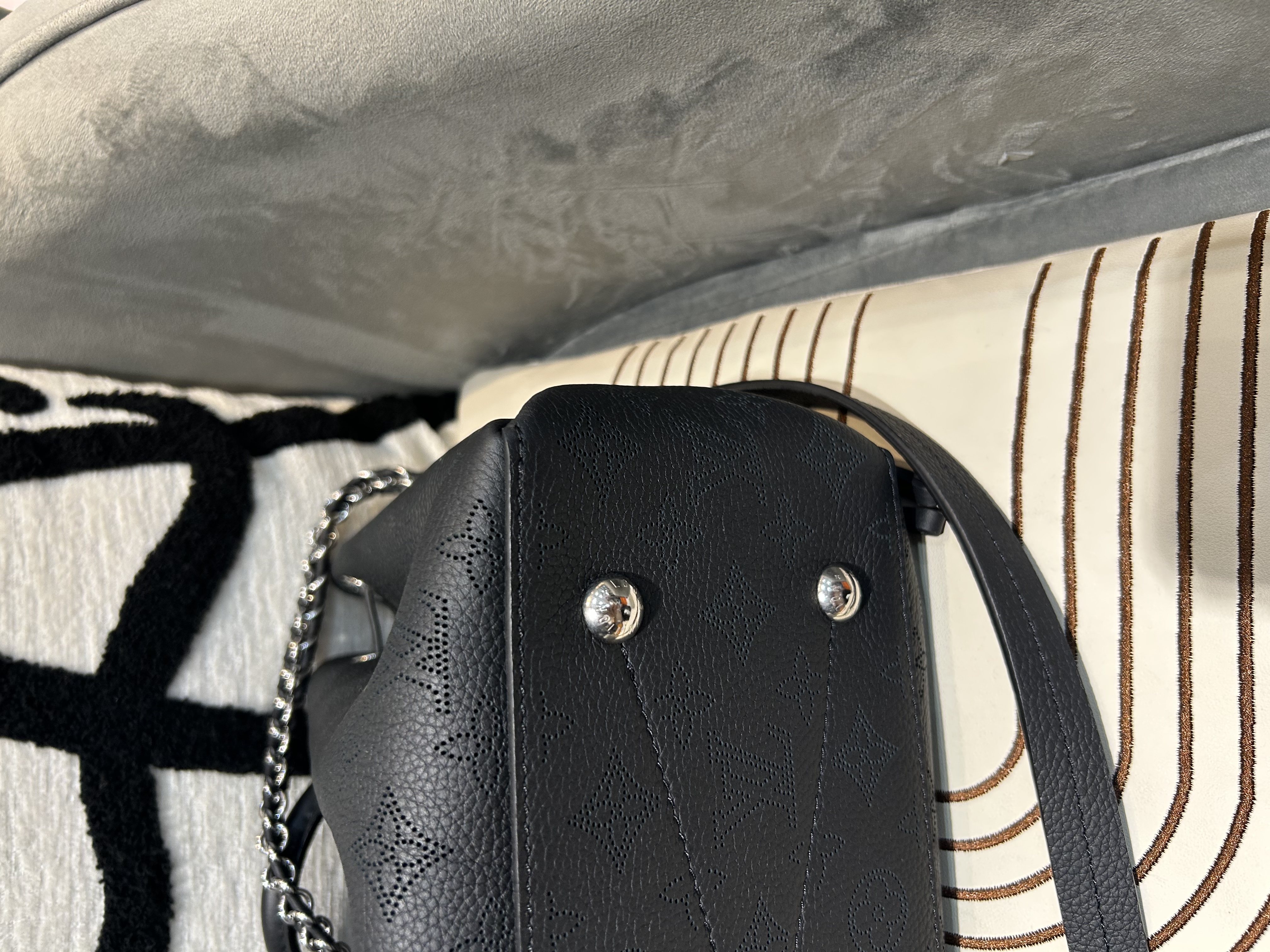 Louis Vuitton LV bella Tote bag Calfskin 2way bag Black 100%Authentic, 99%New ✅Dust bag