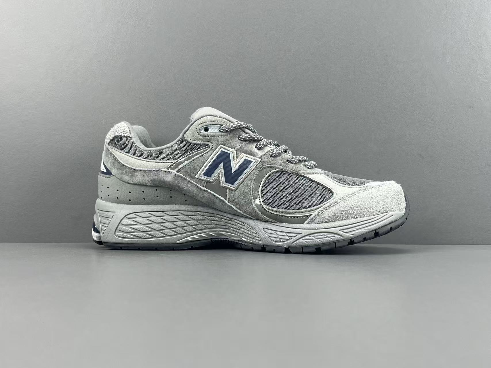 New Balance 2002R ML2002RHG