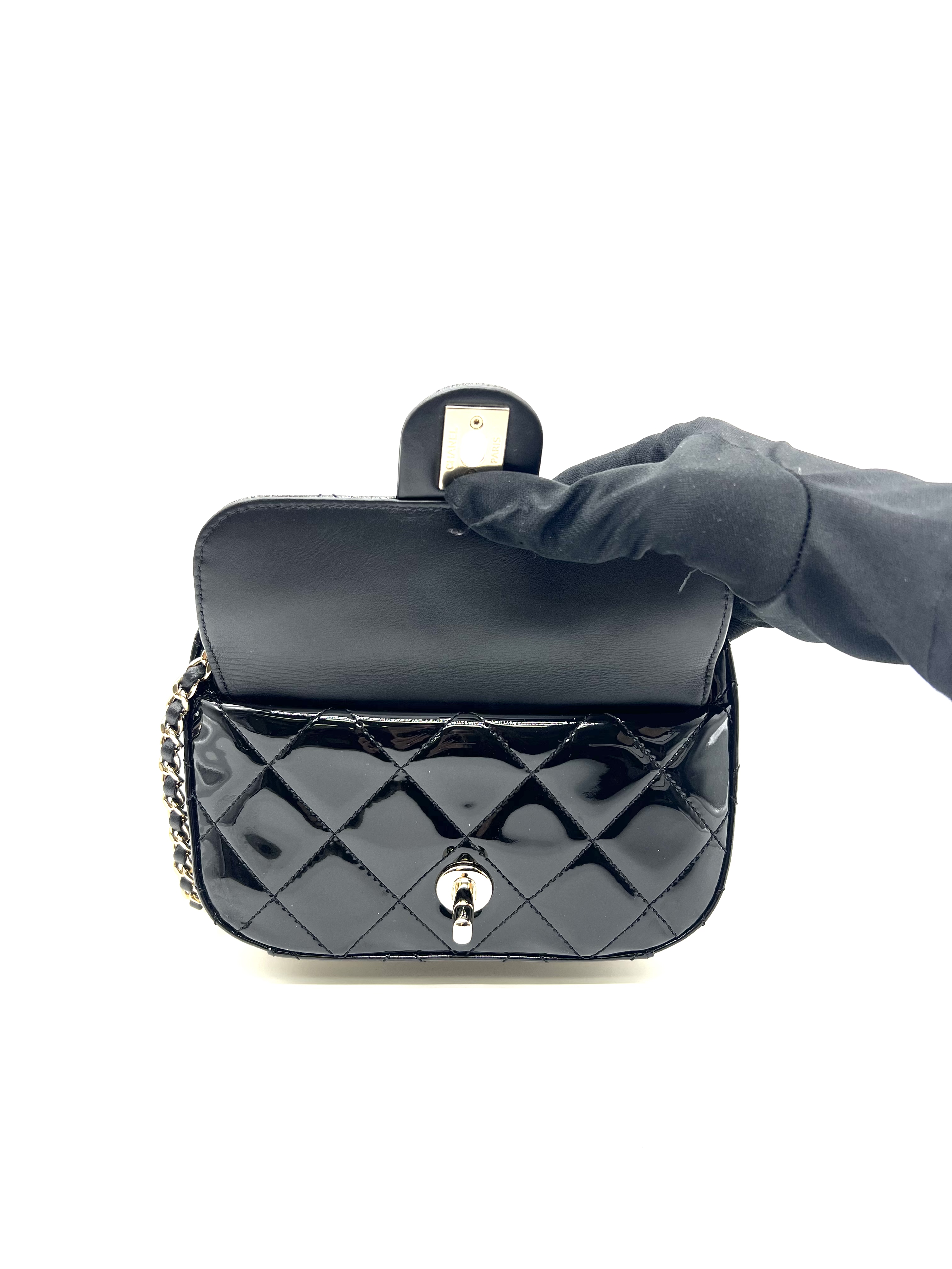 Pre-Owned CHANEL Matelassé Mini Camera Bag / Product Code: 26041507