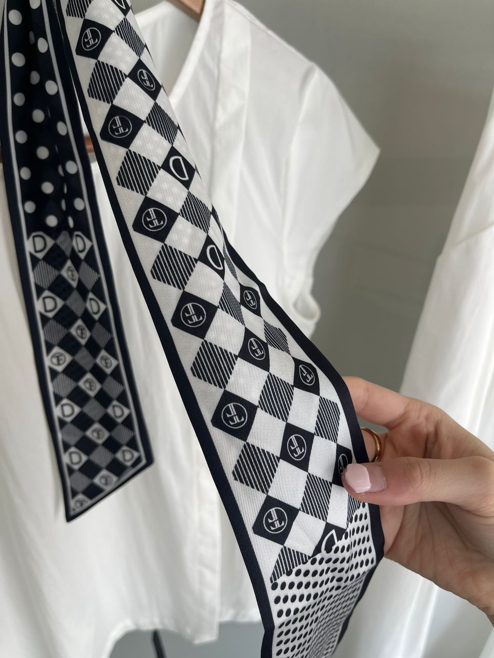 BA081