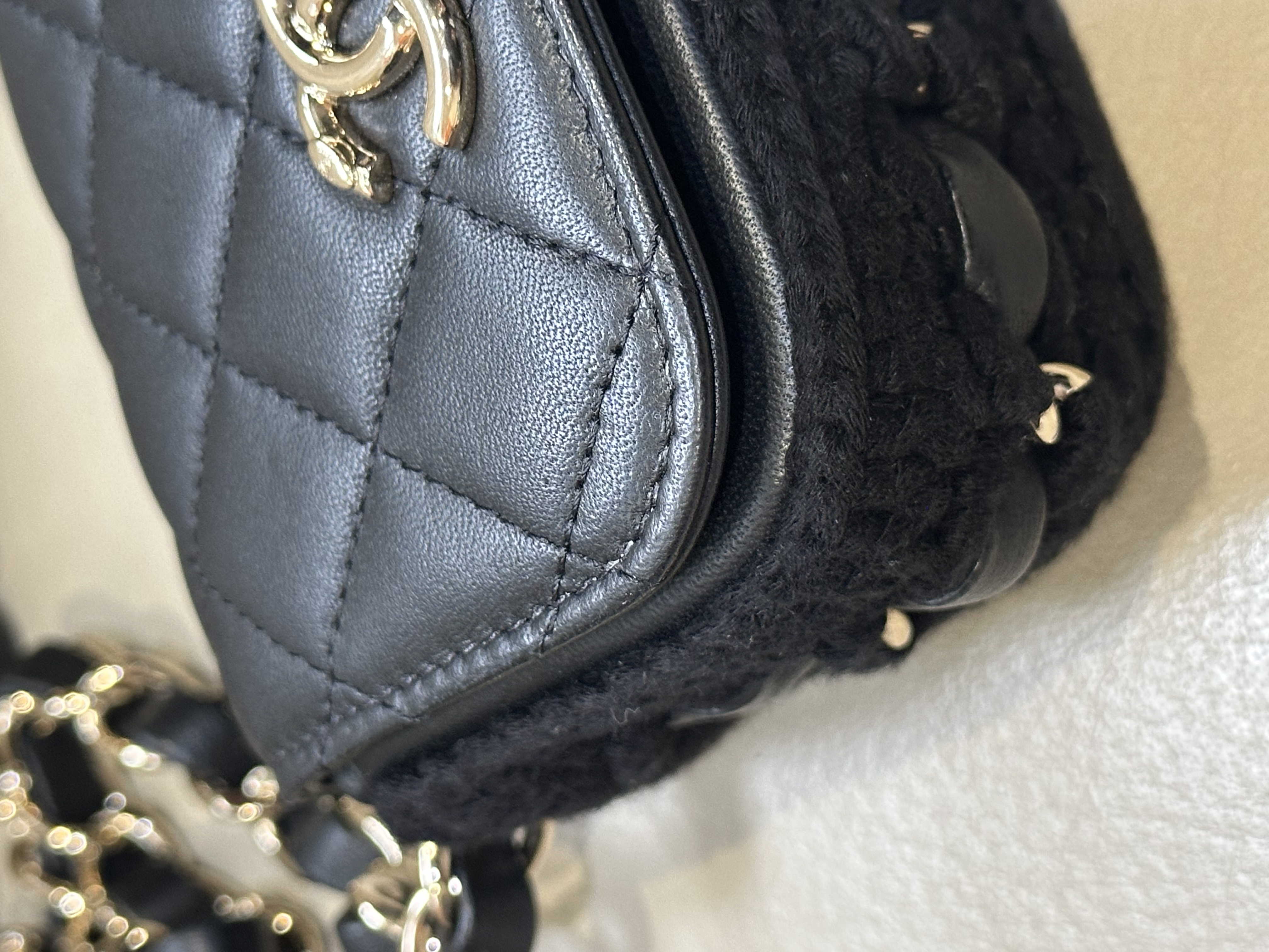 Pre-owned Chanel CC Quilted Crochet Flap Mini Black Lambskin Gold / Product Code: 26040507