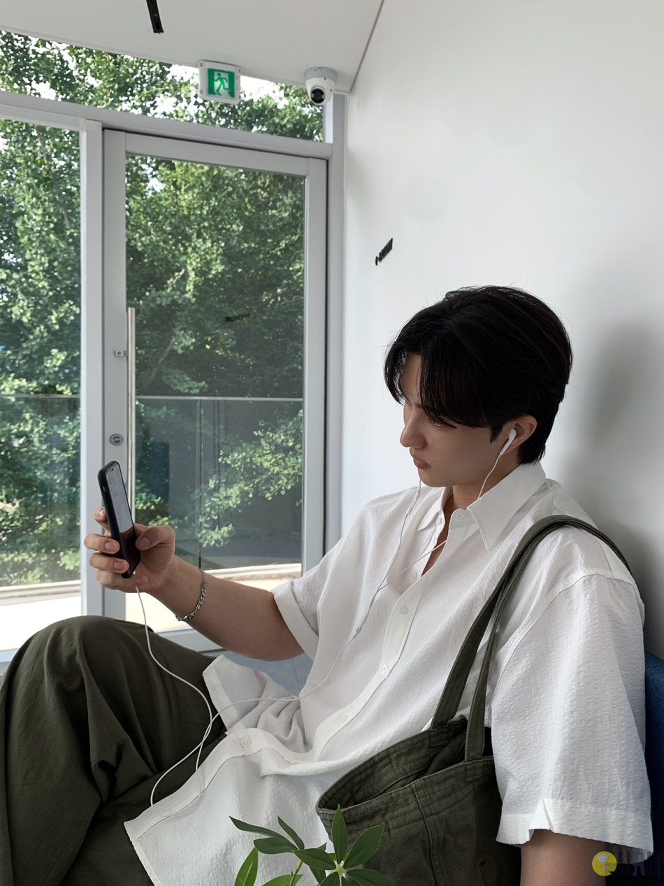 【100%保證韓國直送】Billy Stripe Seersucker 細條紋泡泡紗寬鬆短袖襯衫 👕 [2 color] RL115160