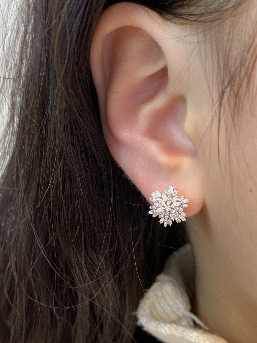 18K Diamond Earrings 
