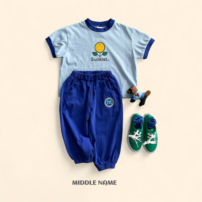 🇰🇷middle name tee