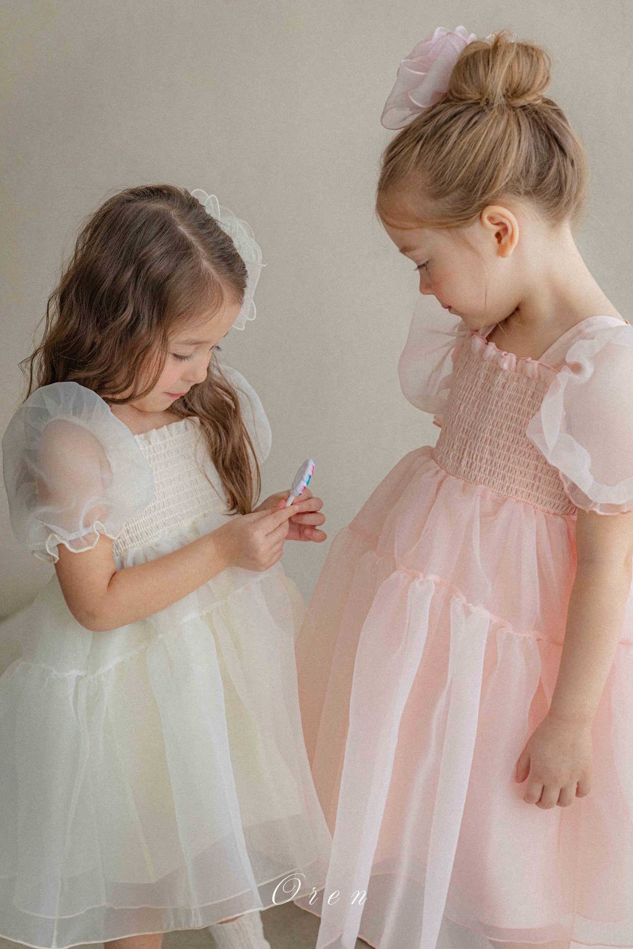 ☀️預訂 韓國直送☀️🇰🇷Oren兩色歐根紗泡泡袖包屁裙/連身裙