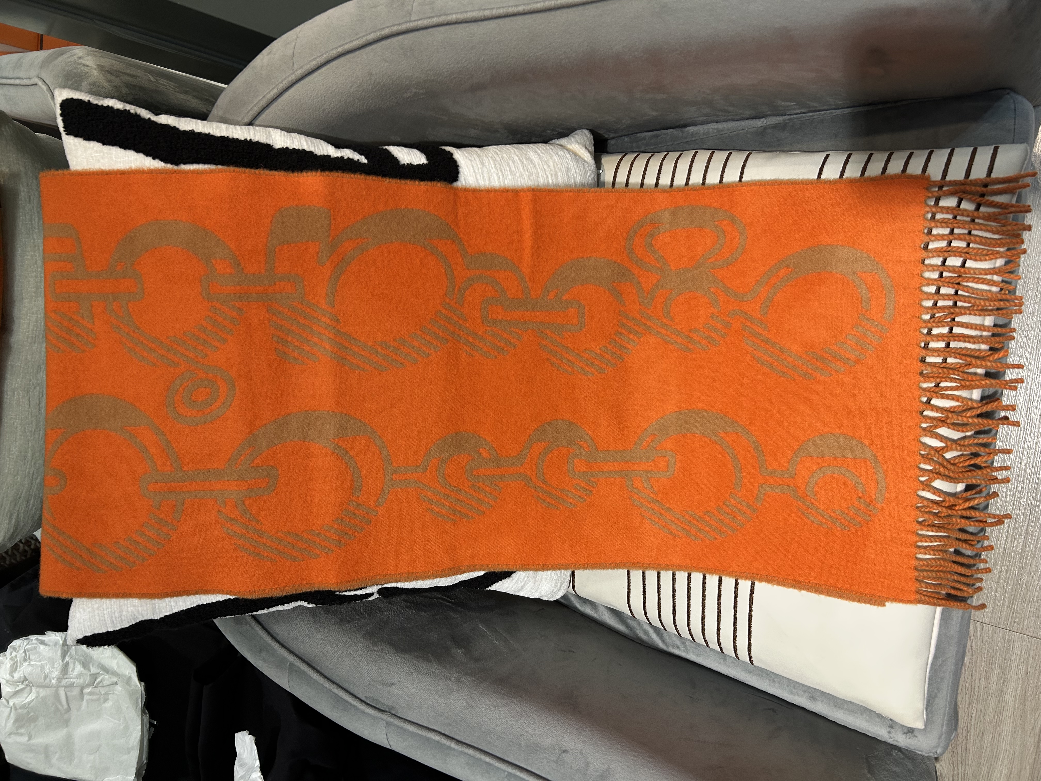 全新Hermes Casaque Do Re Boucles Muffler Scarf 100%Authentic, 全新未使用品 ☑️Box