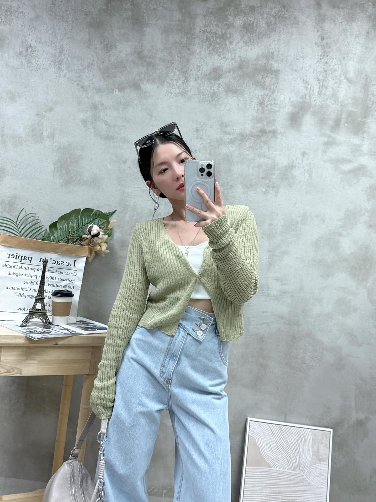 G08 暗紋短線外套