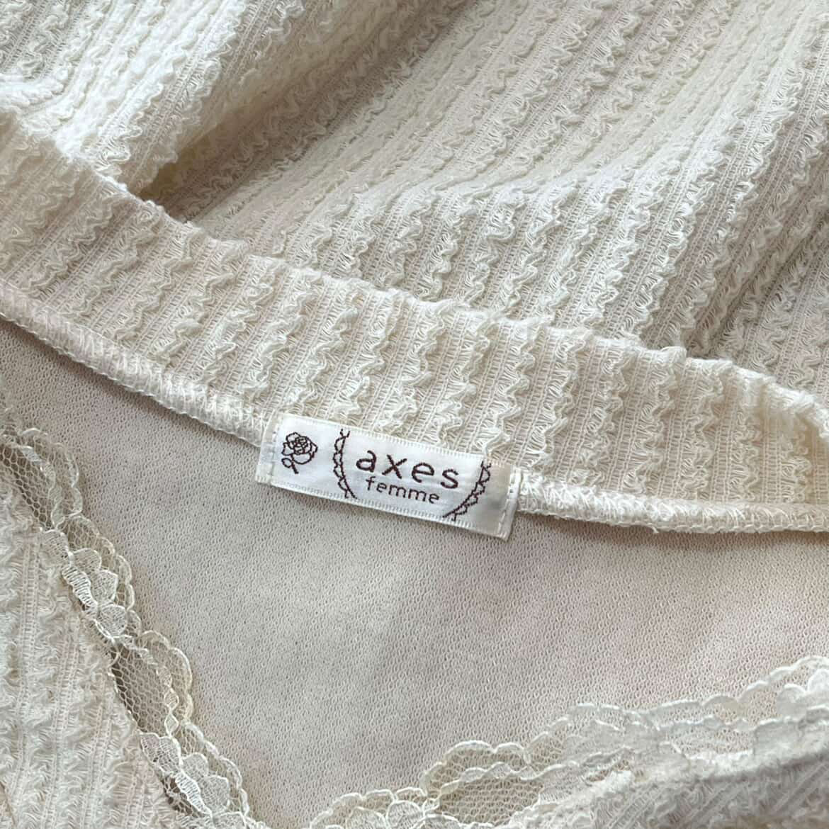 Axes Femme Ribbed V-Neck Top