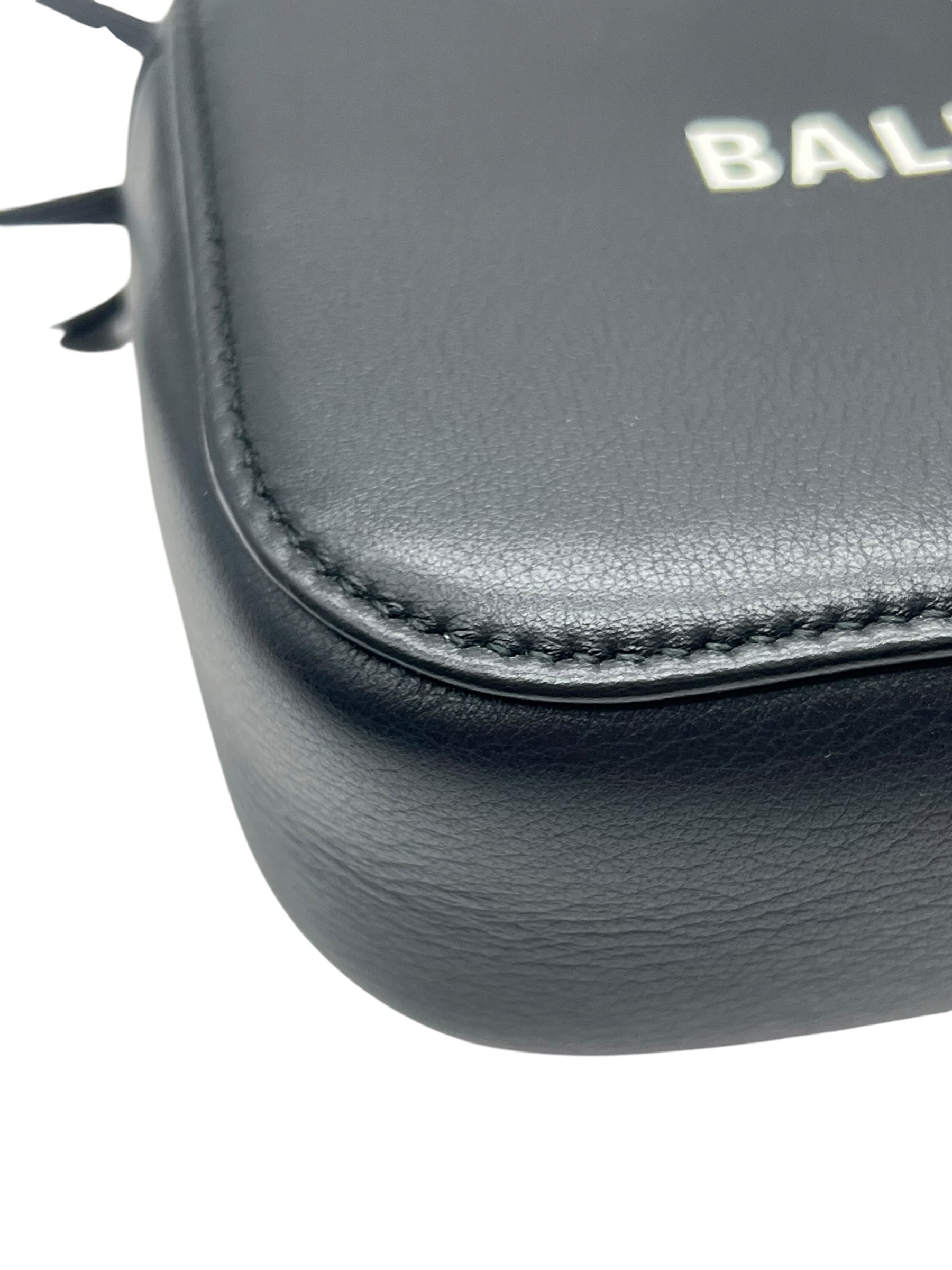 Pre-Owned BALENCIAGA Everyday Camera Bag / Product Code: 061407