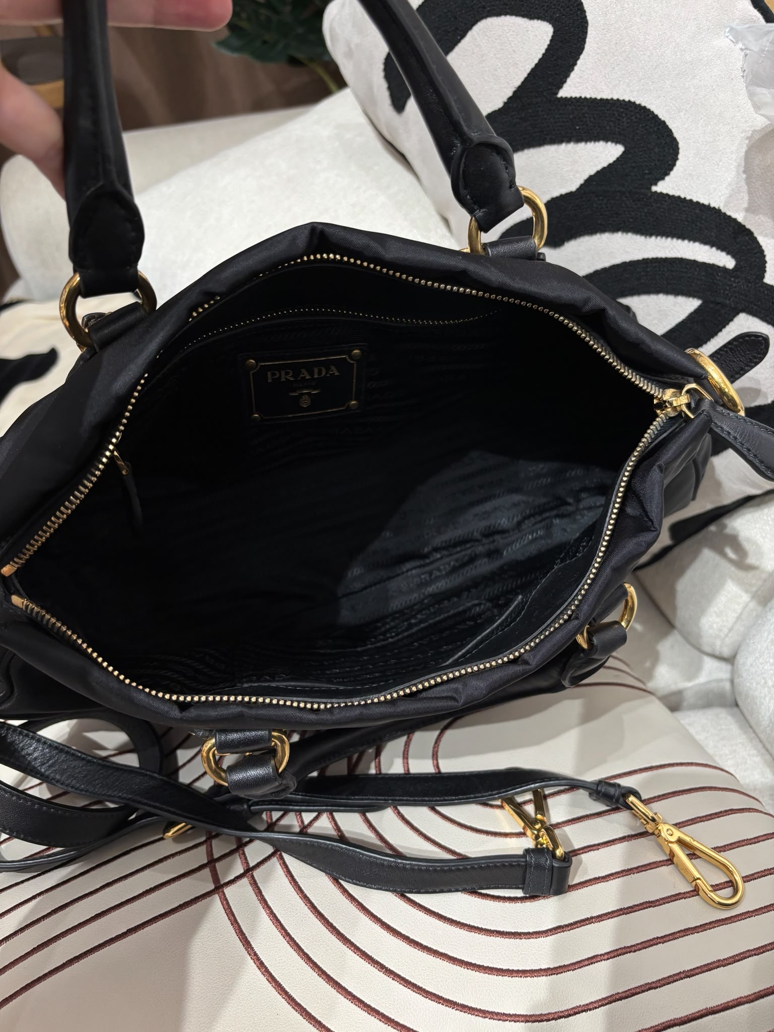 Prada Nylon 2Way Bag 黑色金扣 100%Authentic, 95%New
