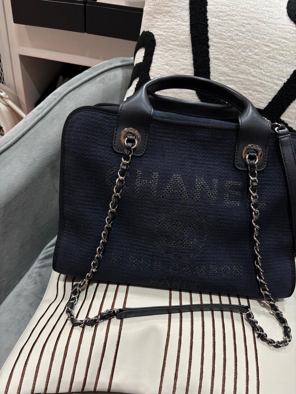 Chanel deauville Boston bag  Navy 100%Authentic,95%new  ✅晶片✅Dust bag 