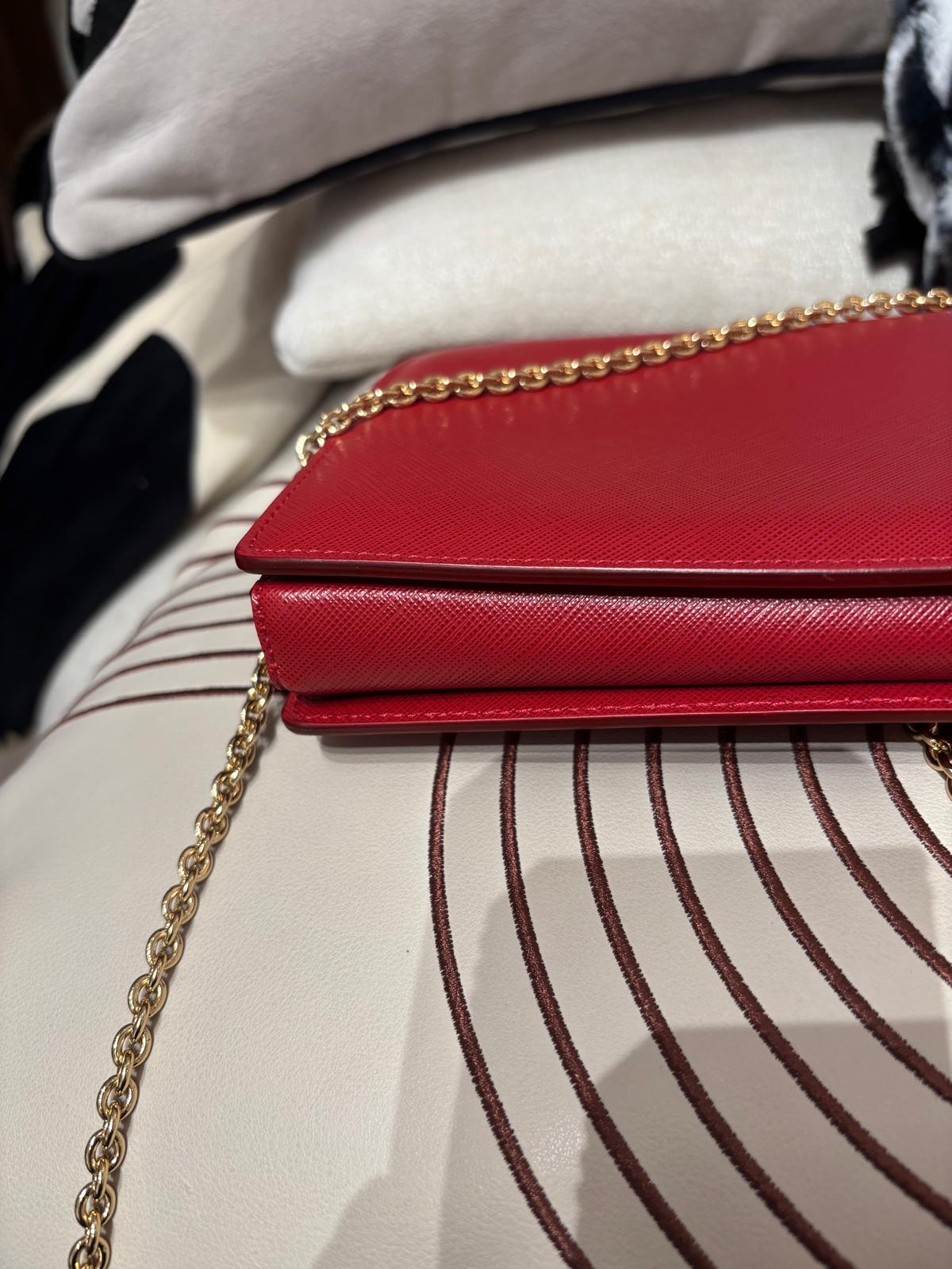 Salvatore Ferragamo Saffiano Leather Chain Shoulder Bag 紅色十字紋皮革 100%Authentic ,95%New