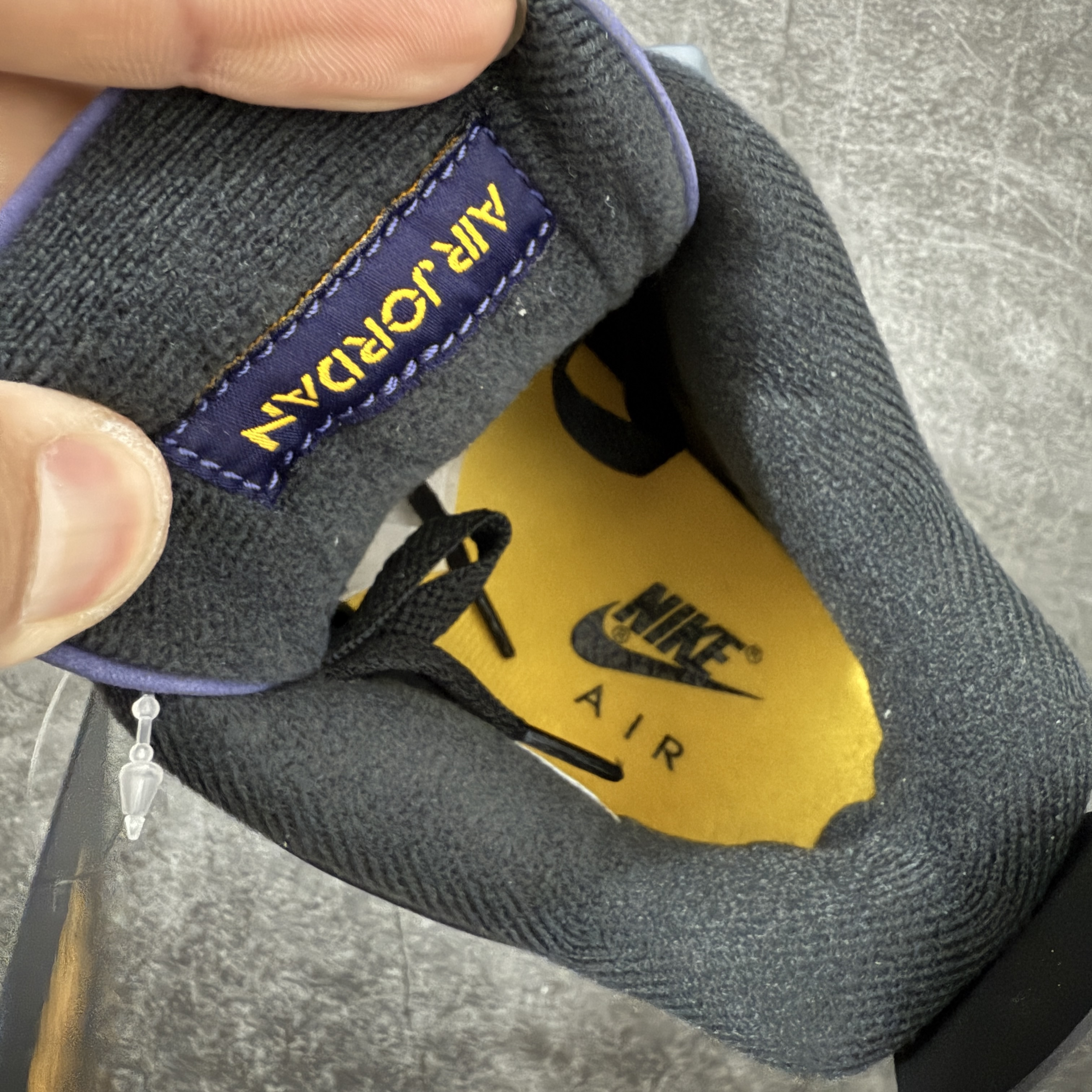 Air Jordan 4 Retro "Lakeshow" FV5029-500 