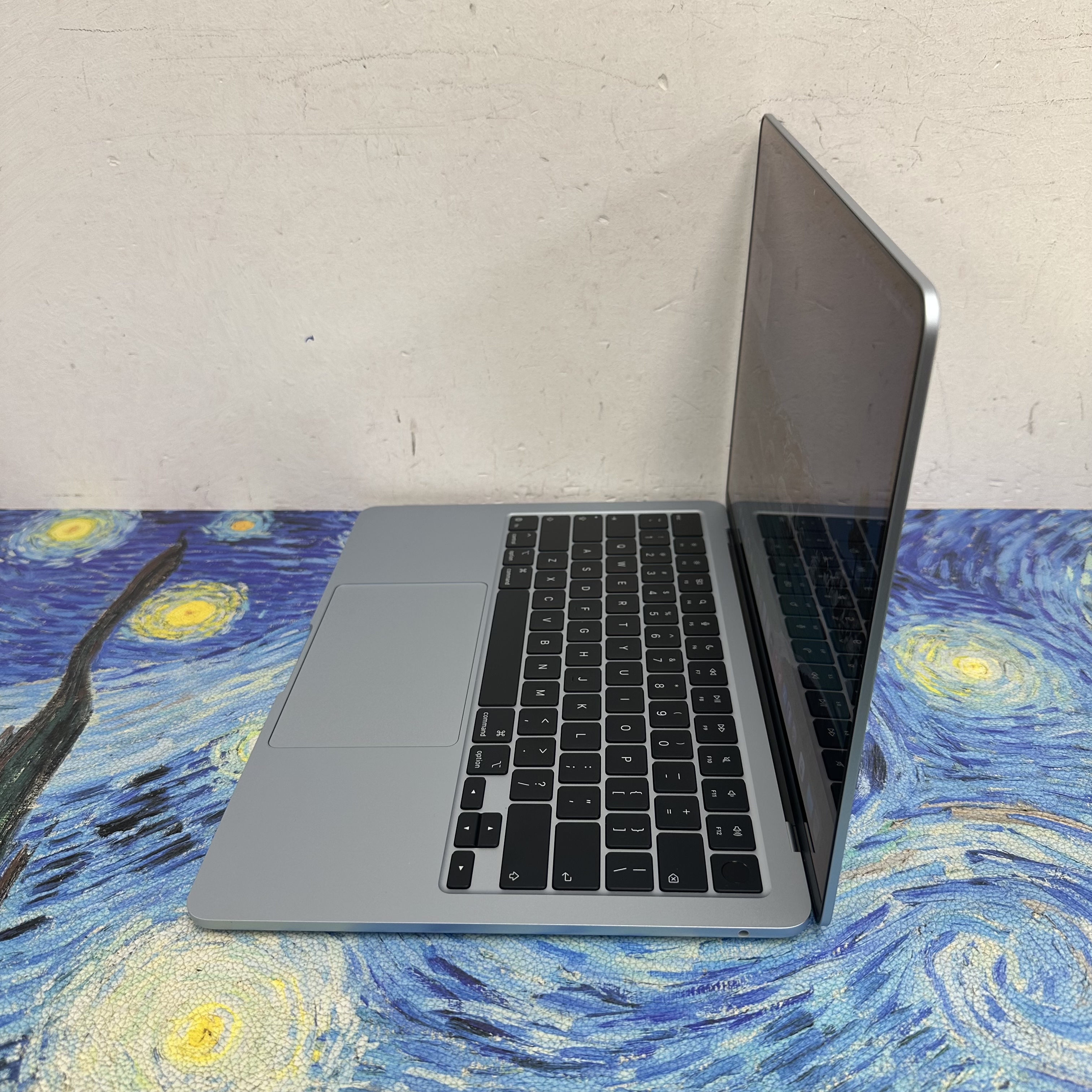#5932 APPLE  MacBook Air M5 2026 M5 CPU/ 16GB Ram/1TB SSD/10核心GPU/Liquid Retina Mon/13吋/天藍色/Gaming Laptop / Notebook / 超強續航能力/ 原廠保養/ 文書機 / 畫圖 / 剪片 / Movie / Netflix / 香港行貨✨/ Apple Care +/全新質素🤩