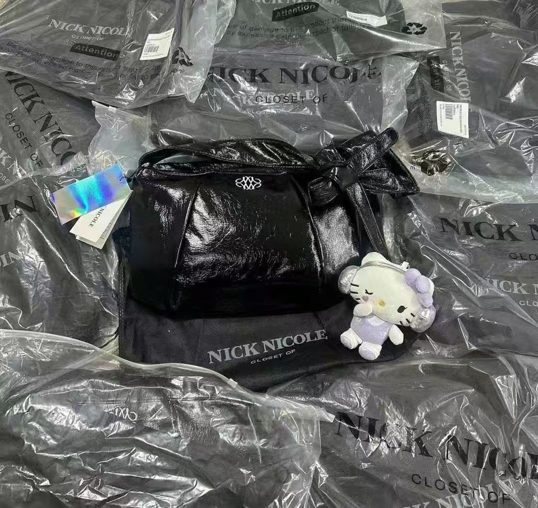 NICK NICOLE LINE HOBO BAG_BLACK