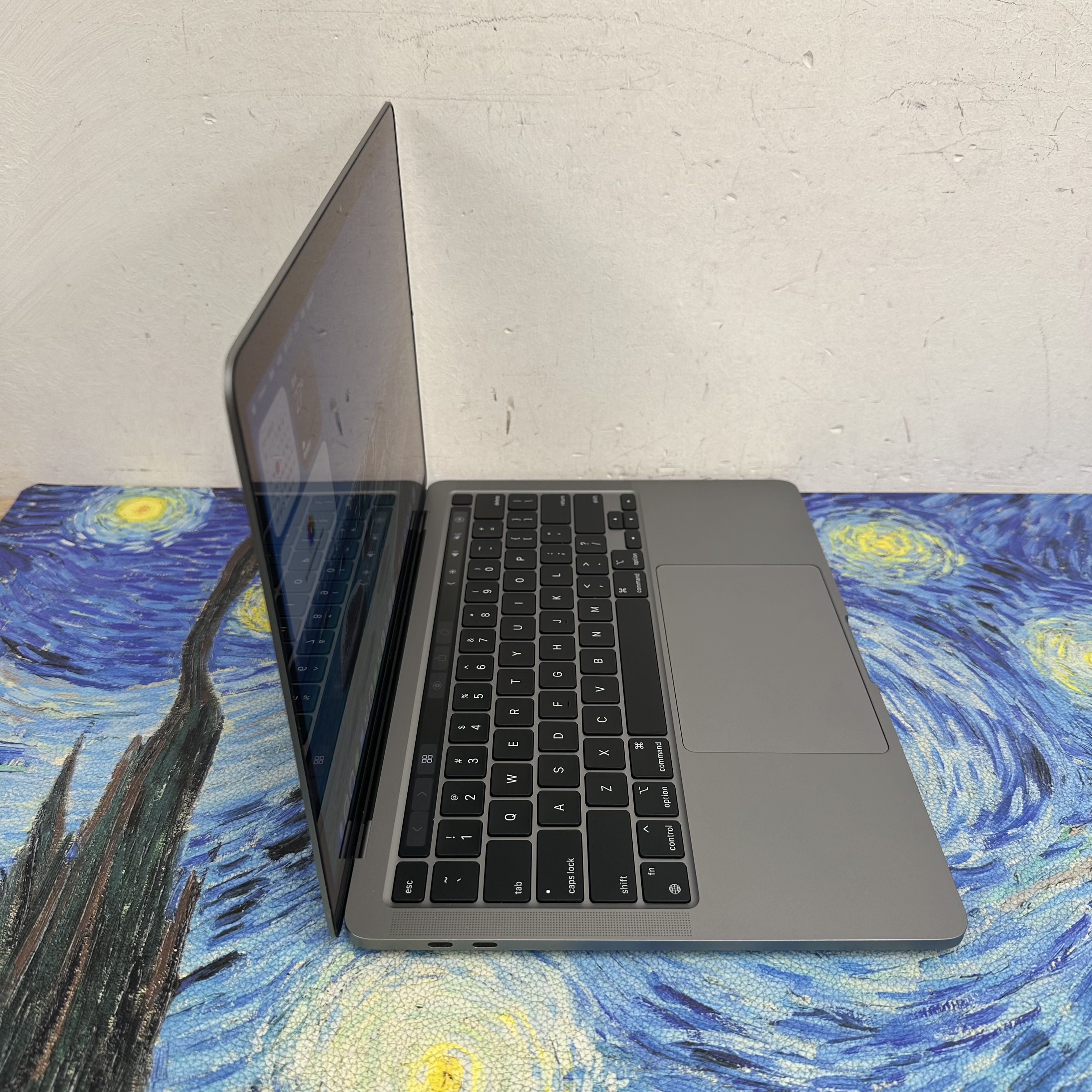 #6013 Apple MacBook Pro/APPLE Retina/M2 CPU/16GB Ram/512GB SSD/Touch ID/Touch Bar/13.3吋Mon/ Laptop / Notebook /文書機/ Movie / Netflix / Disney+ / MacBook M2 Pro /