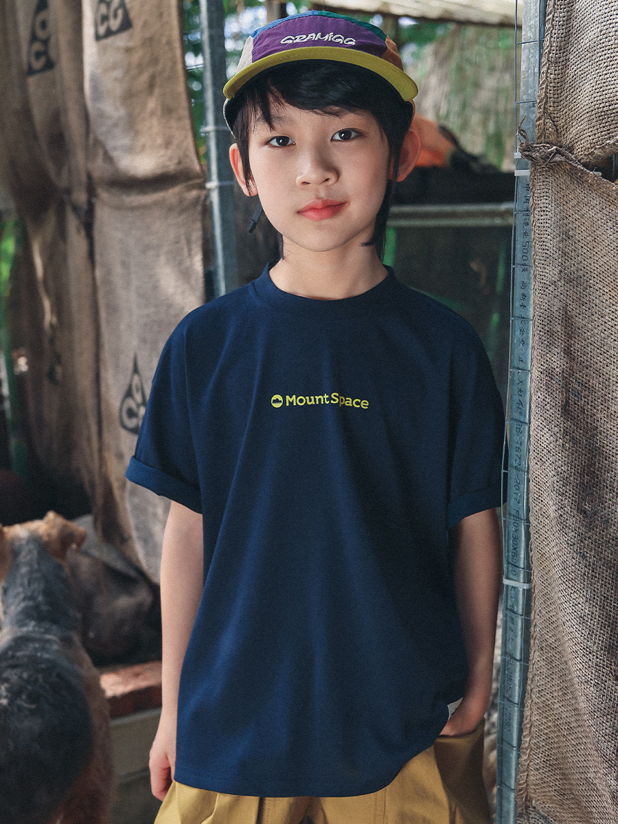 2件起各减$1o。⛰️ Mount Space 戶外手套圖案 Tee