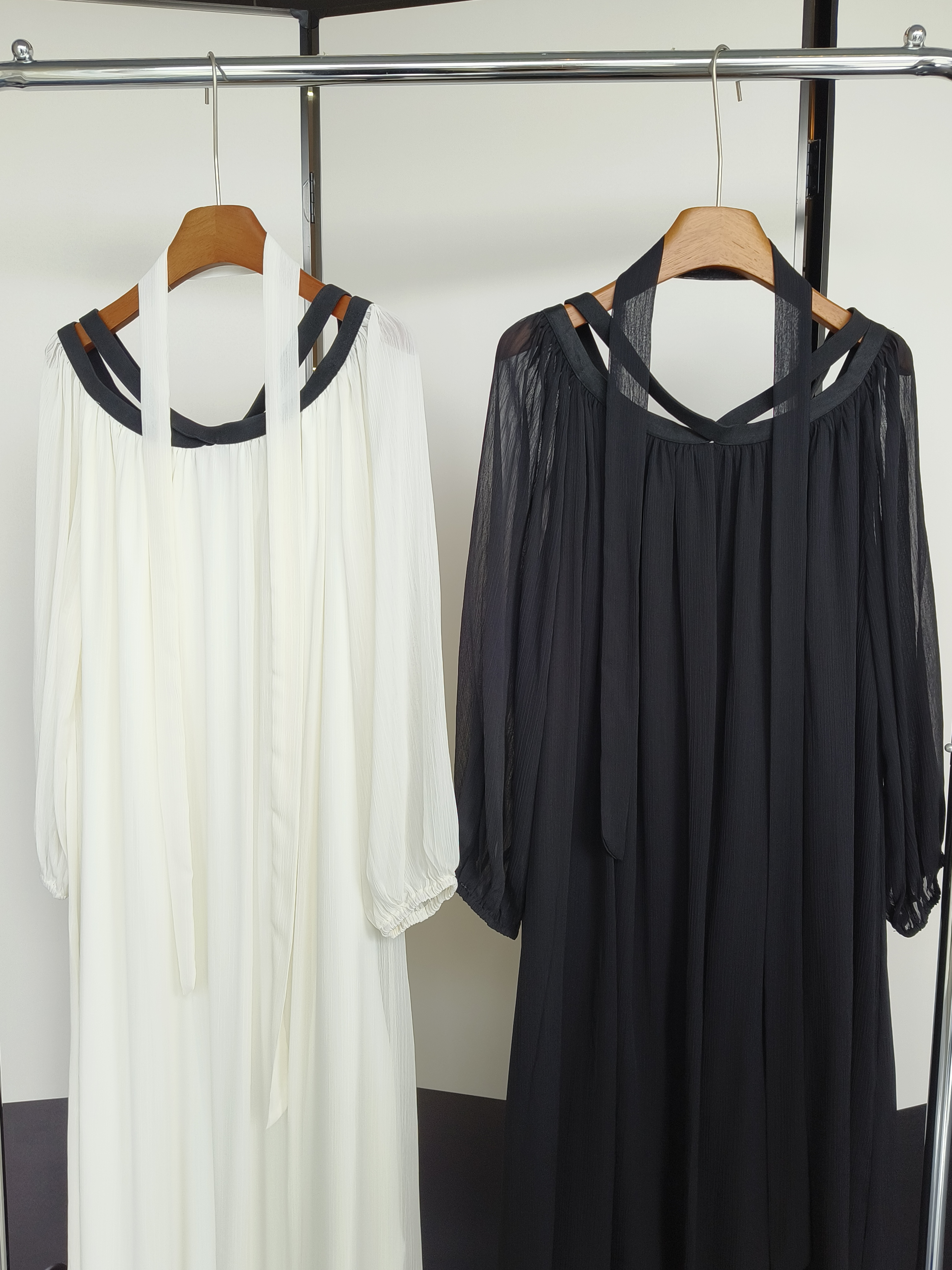 交叉一字肩飘纱连衣裙 Cross Strap Off-shoulder Flowy Dress