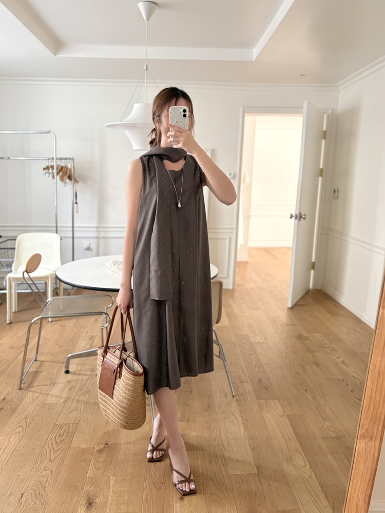 The Flowy Scarf-Detail Dress (Brown)