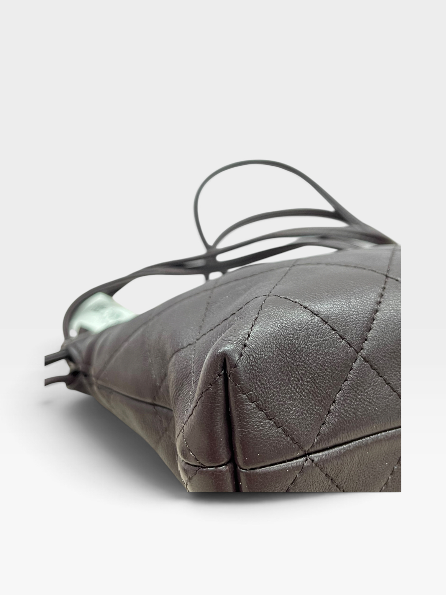 Pre-Owned CHANEL Clutch With Leather Strap / Product Code: 091401
