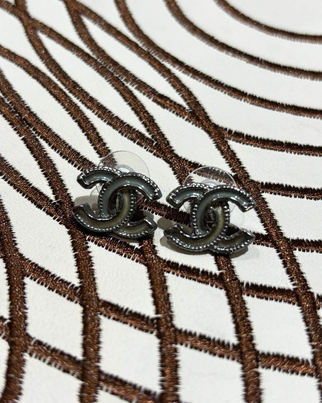 Chanel earrings   100%Authentic, 95%New