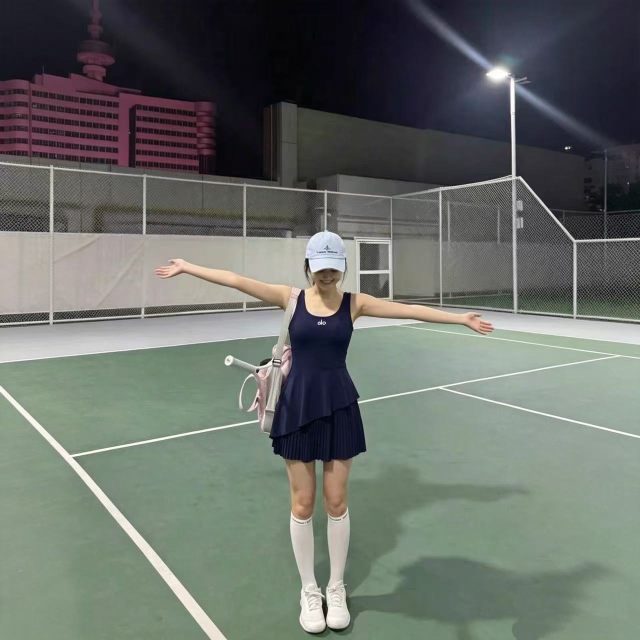 Alo 不規則百褶運動連身裙