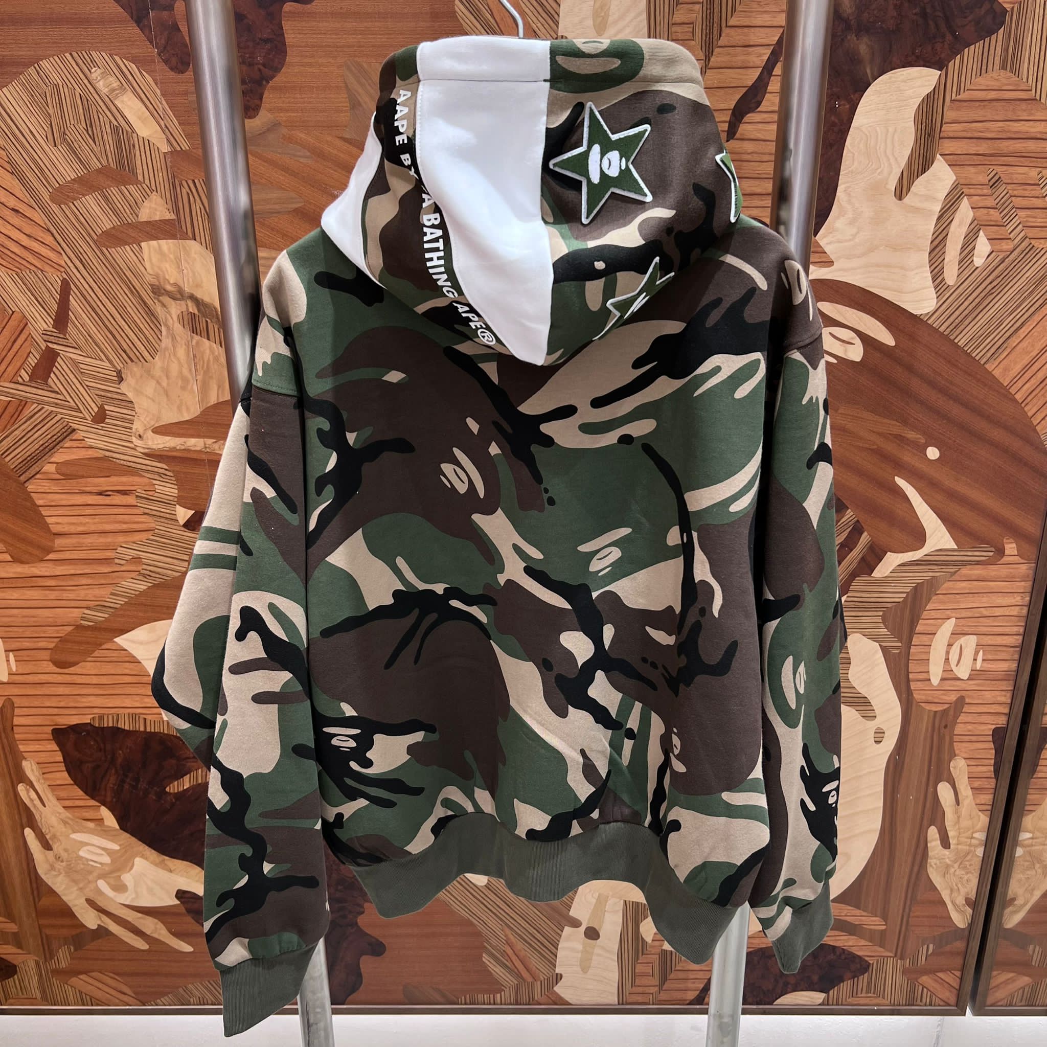 AAPE Moonface hooded jacket (D361)