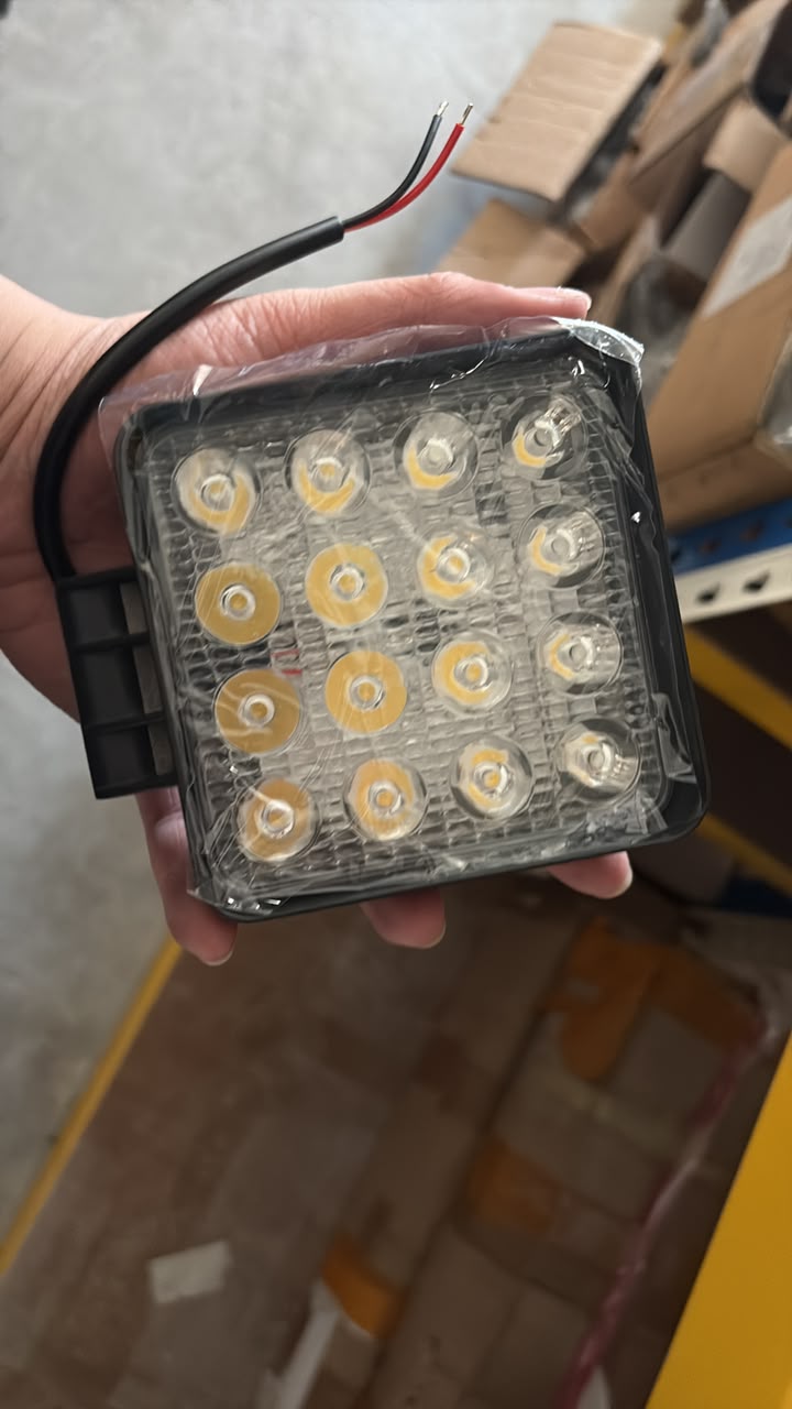 Boat/Car Spot Light DC12-24v 48W hard Alloy Body with Brackets