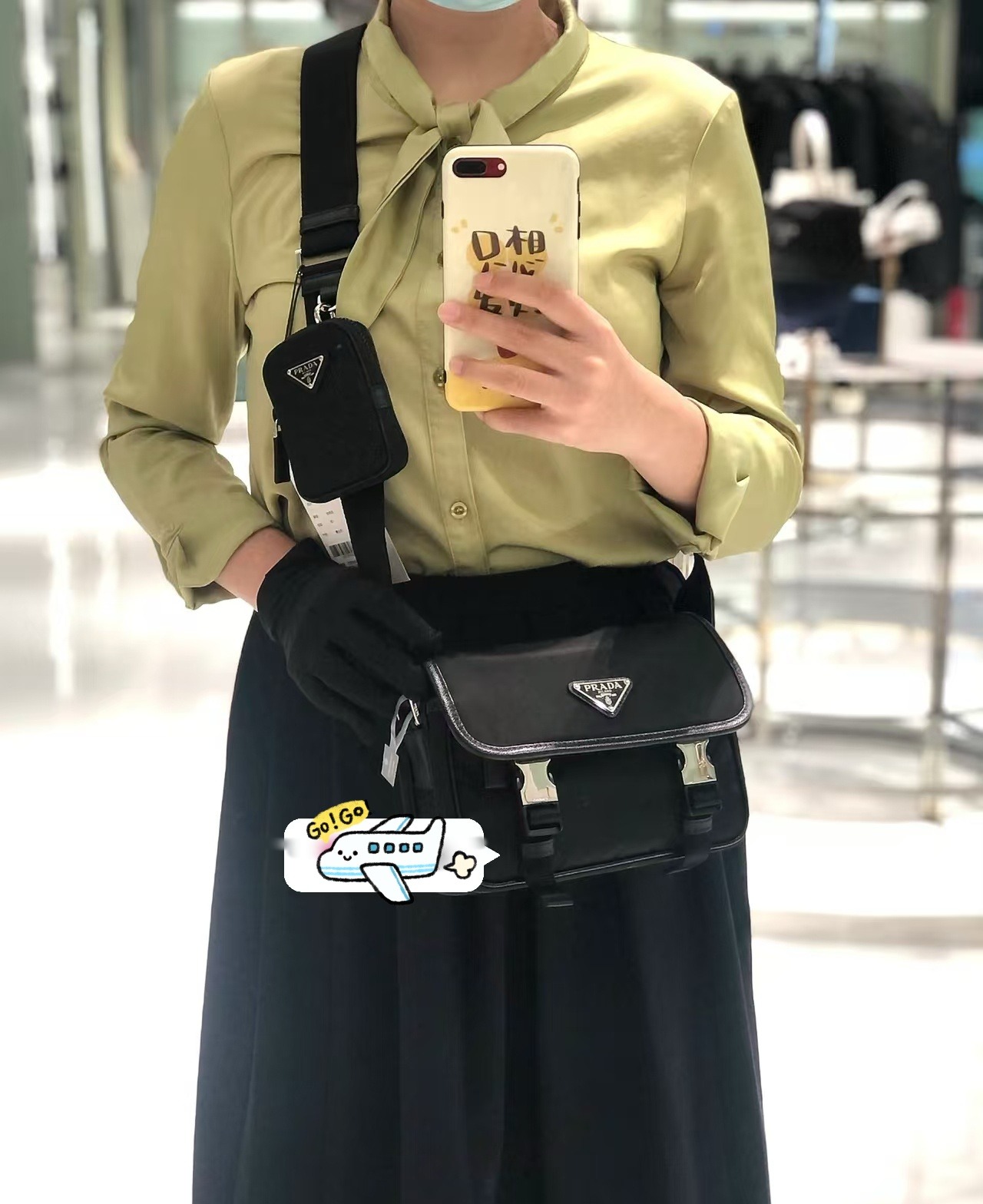 PRADA Re-Nylon 及 Saffiano 皮革肩揹袋