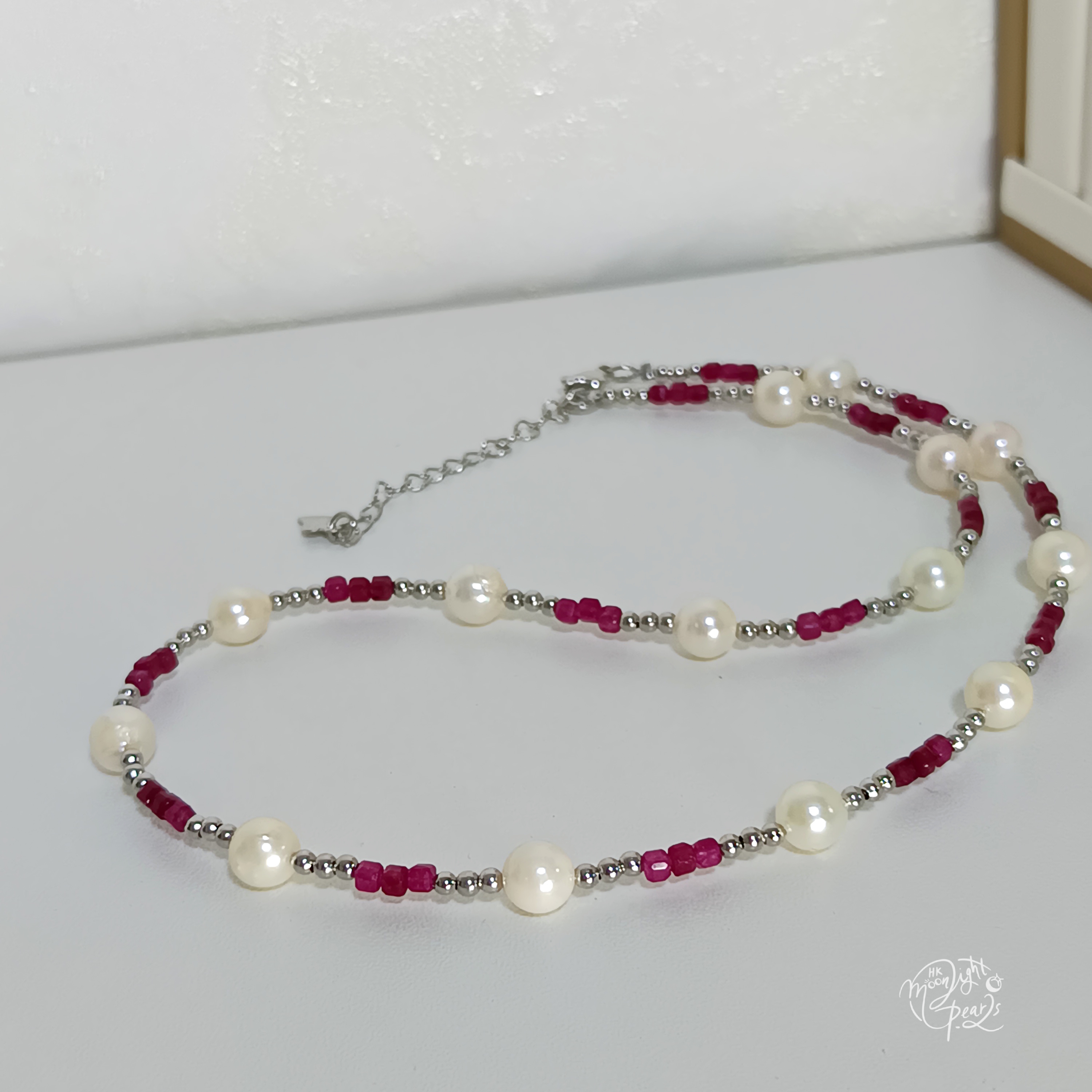 近正圓強光日本akoya 海水珍珠+紅鋼玉紅寶石滿天星款注白金鎖骨鍊