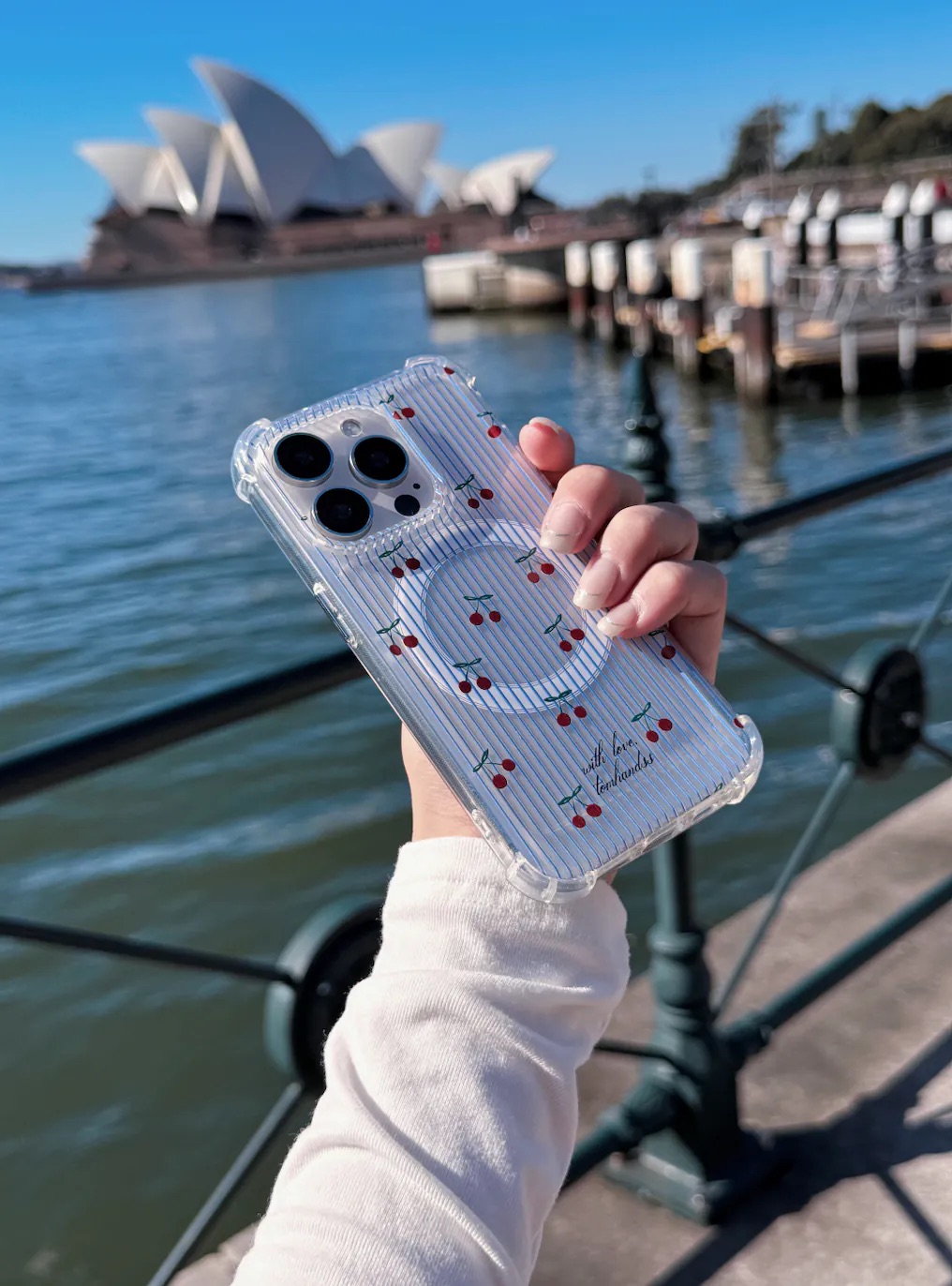 【Cherries in blue stripe】透明MagSafe iPhone Case