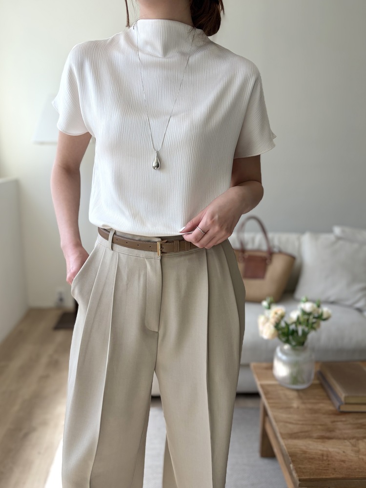 Claudette Silky Pleated Top (Ivory)