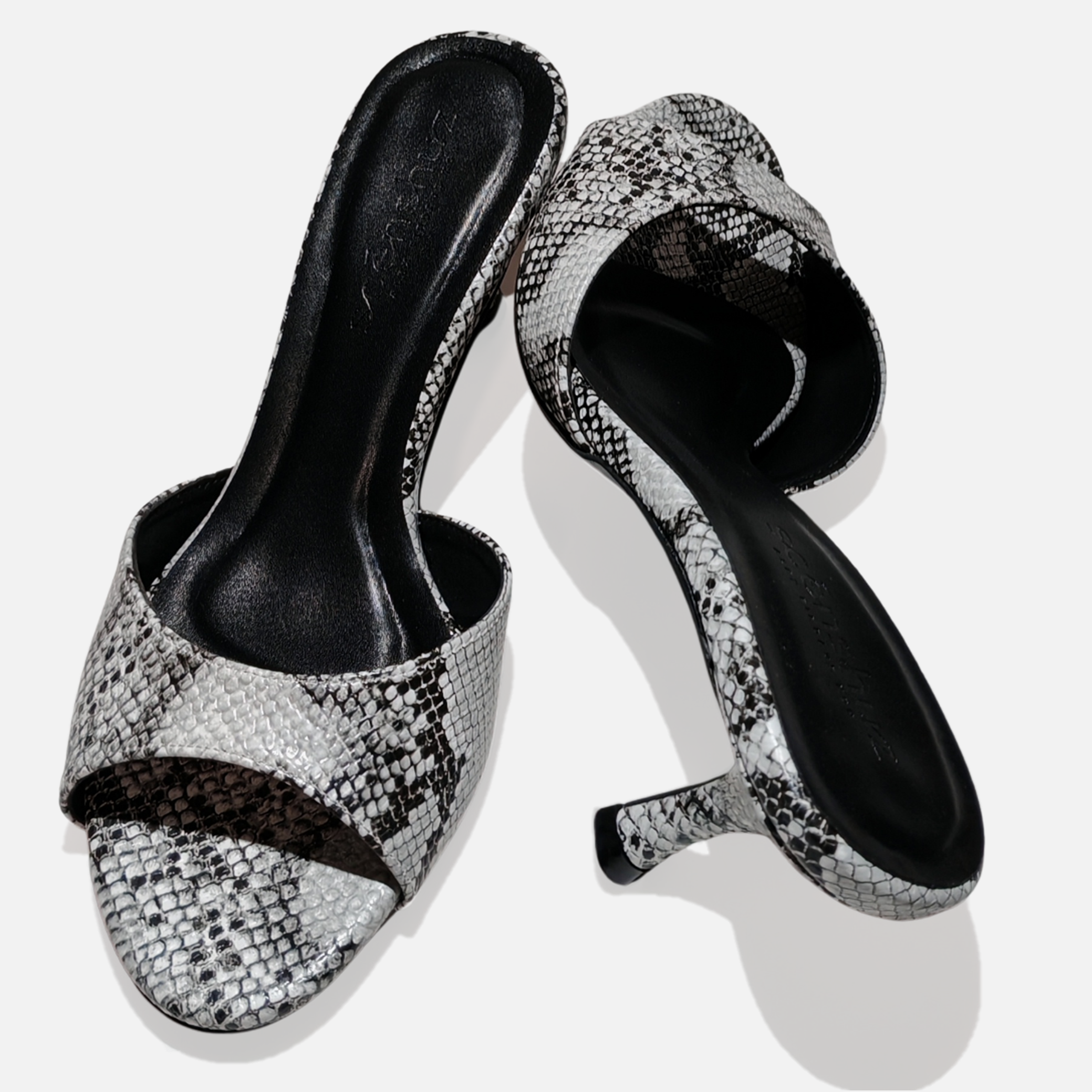 MAYA 65 WHITE PYTHON