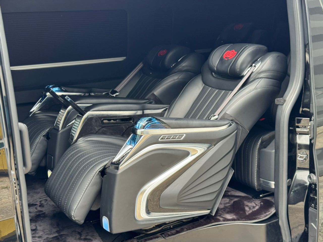 HIACE CRYSTAL 5.0 PILOT SEAT / UNI-ST-6004-HY