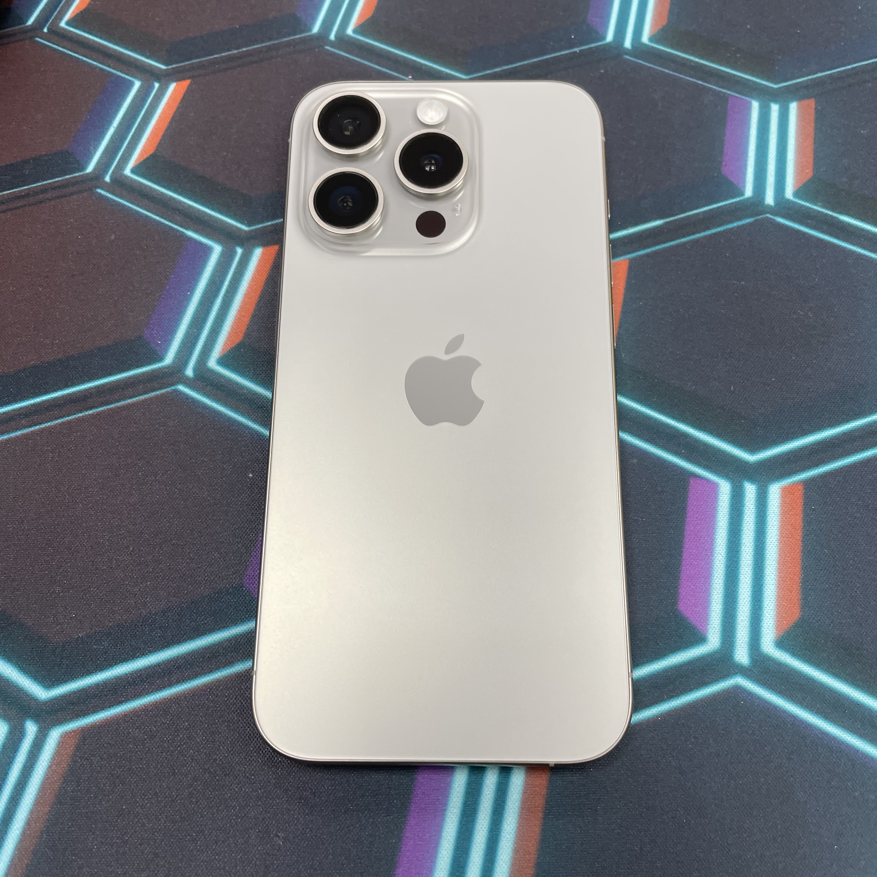 *6638 15 Pro 完美機 128GB 電86 原色 gray